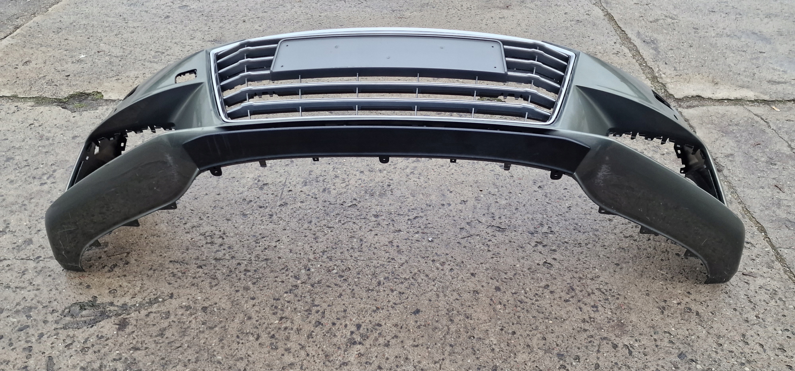 AUDI TTS TT S-LINE BUMPER GRILL GRID MOULDING 8S0