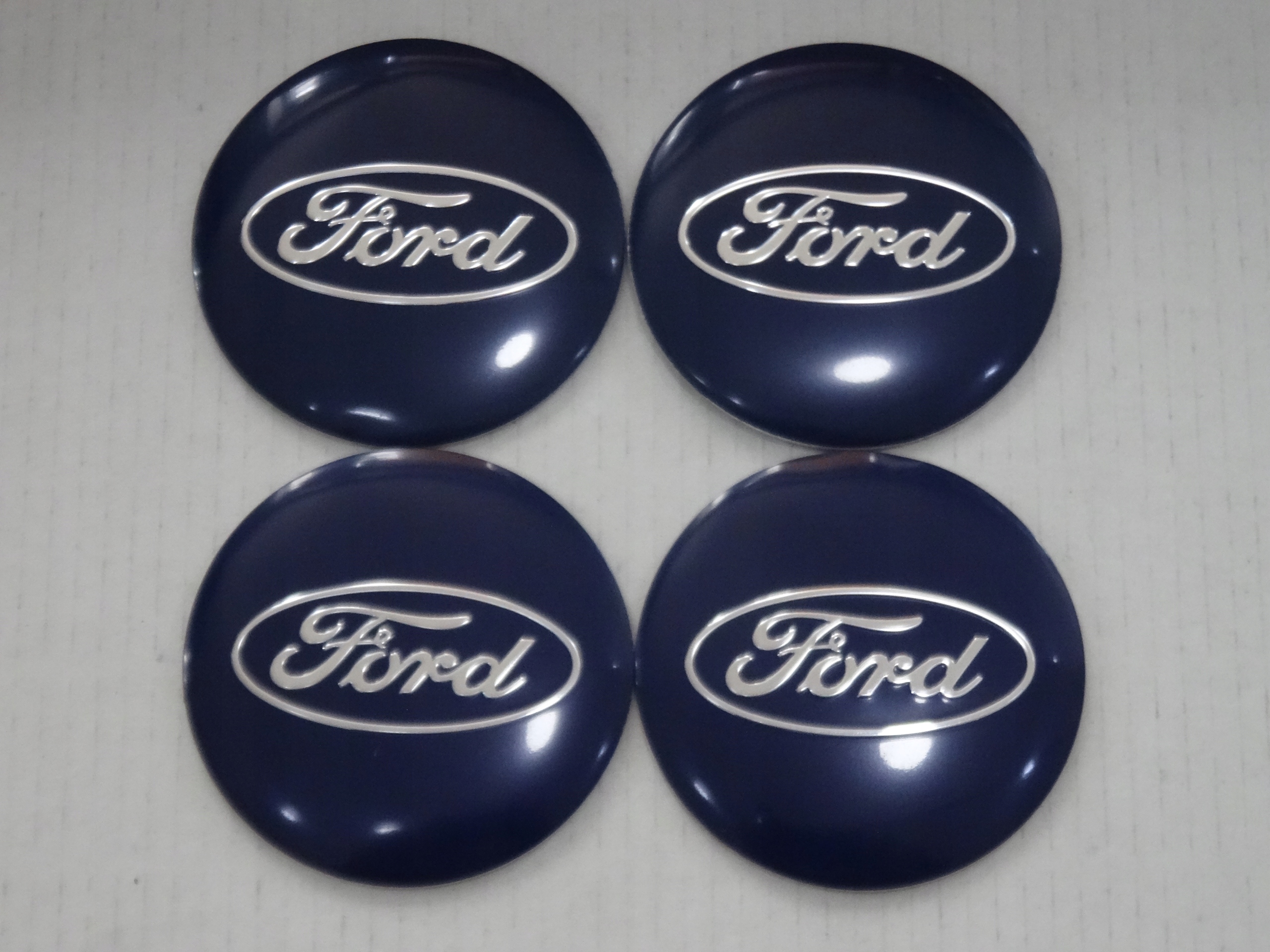 

4x Aluminiowe naklejki na dekielki Ford 56mm gran