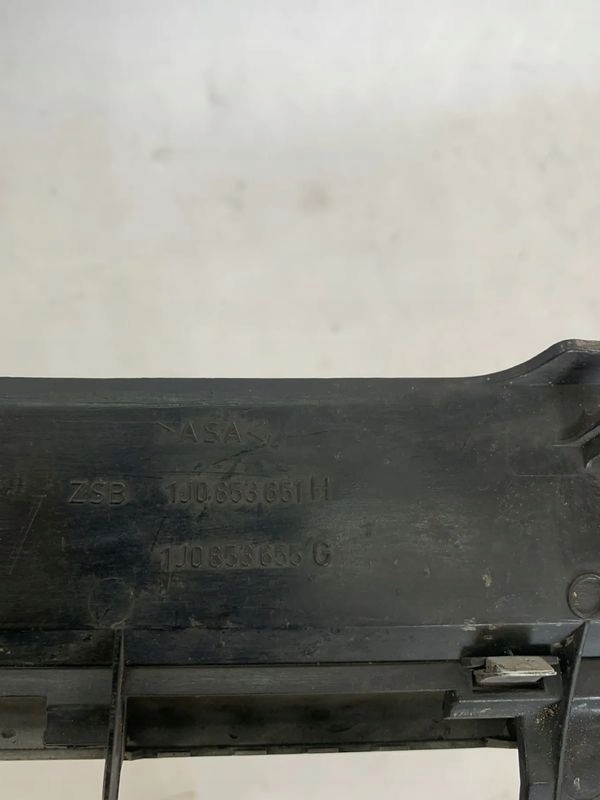 Volkswagen Golf 4 IV Grille VW