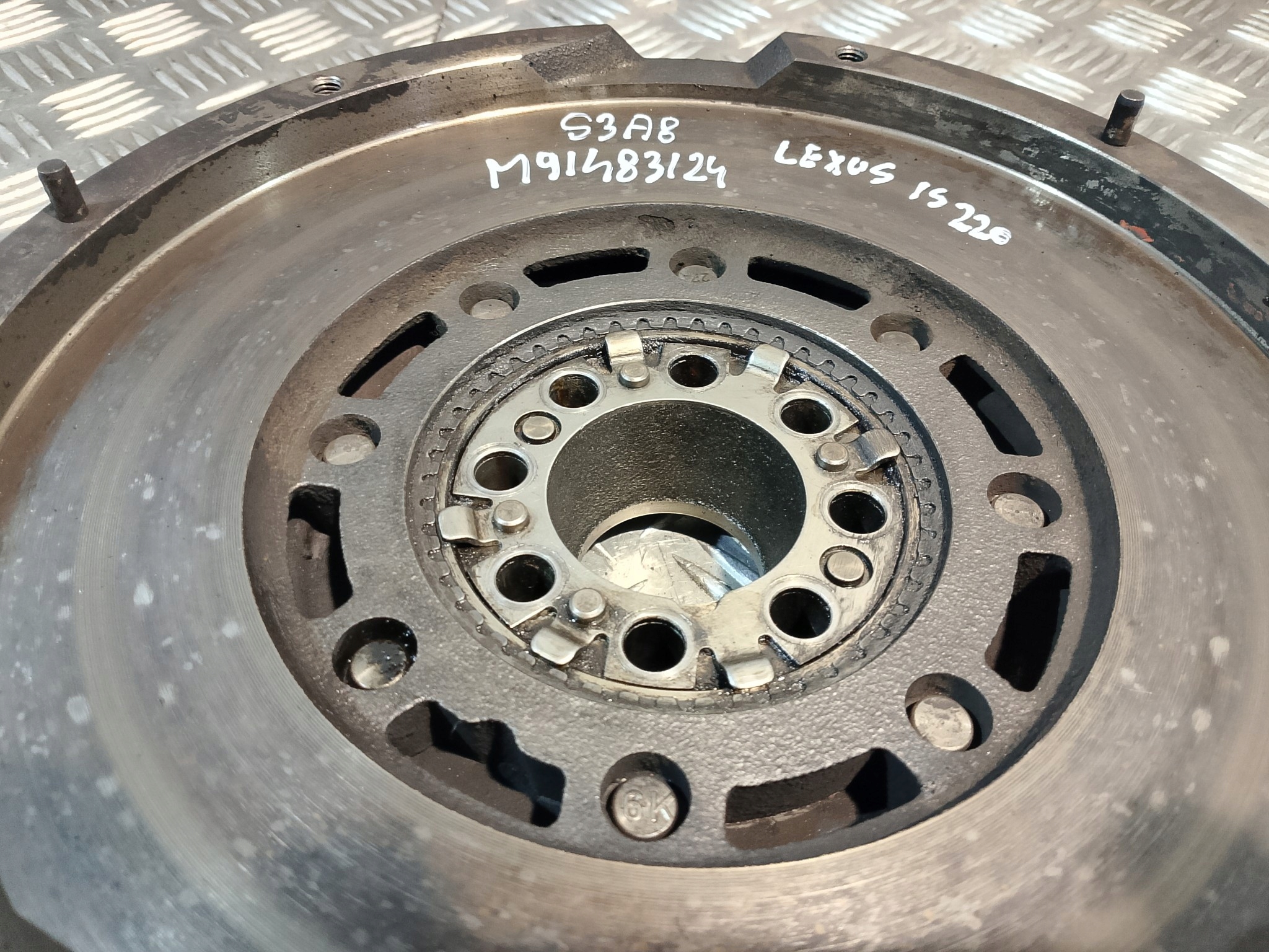 wheel flywheel flywheel DWUMASA LEXUS IS 220 2.2 D 177 KM LUK