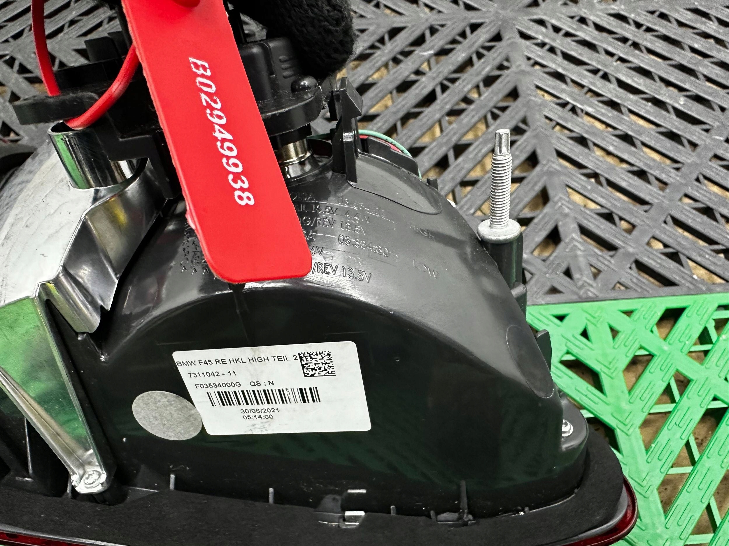 light rear w klapie BMW 2 F45 7311042