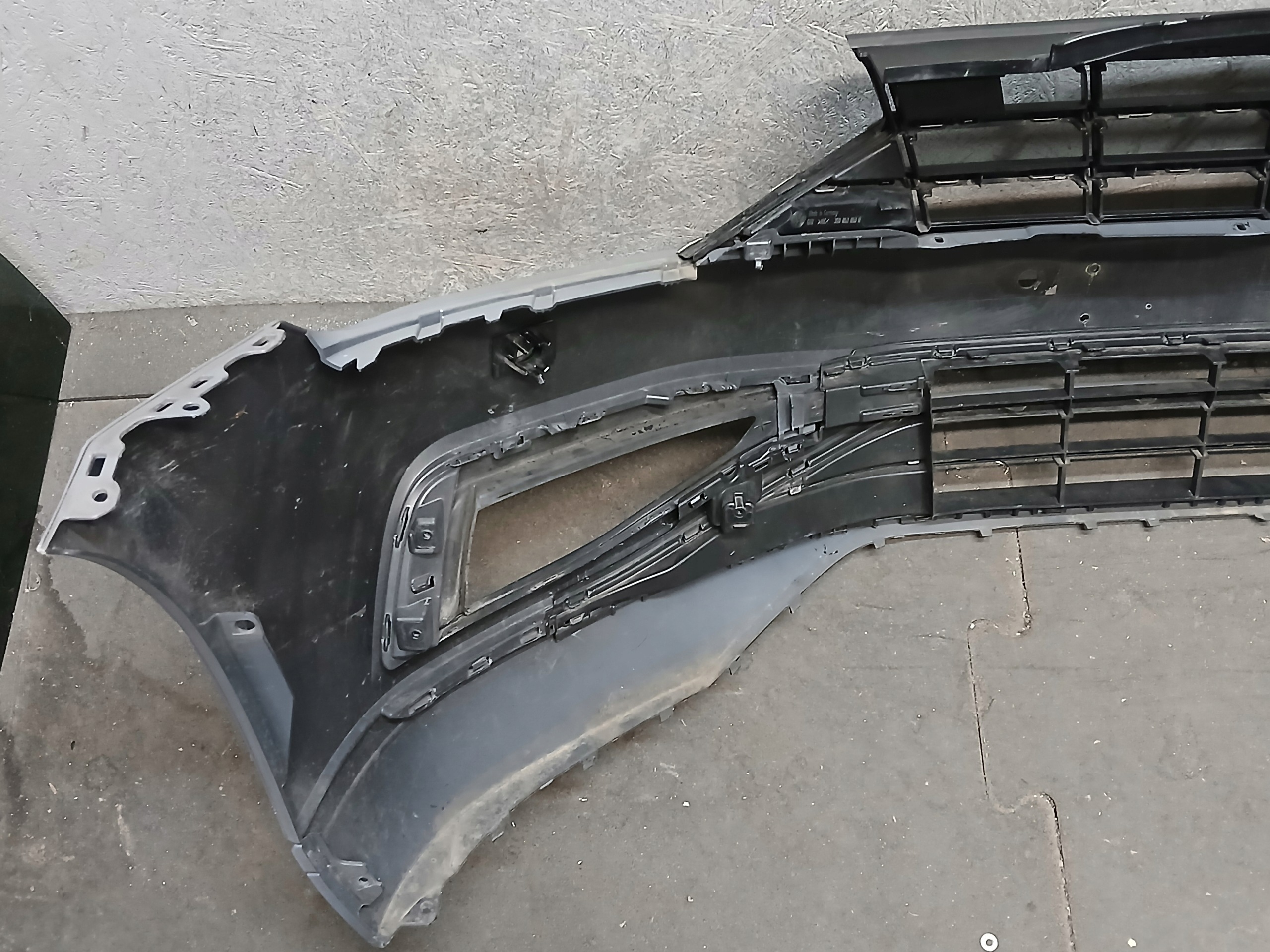 nárazník předek VW PASSAT B8 LIFT 3G