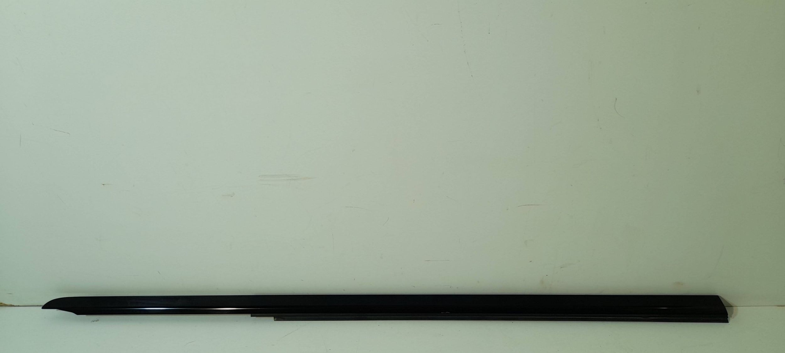 Mercedes-Benz E W238 moulding dust rear right A2386709100 (MR52)