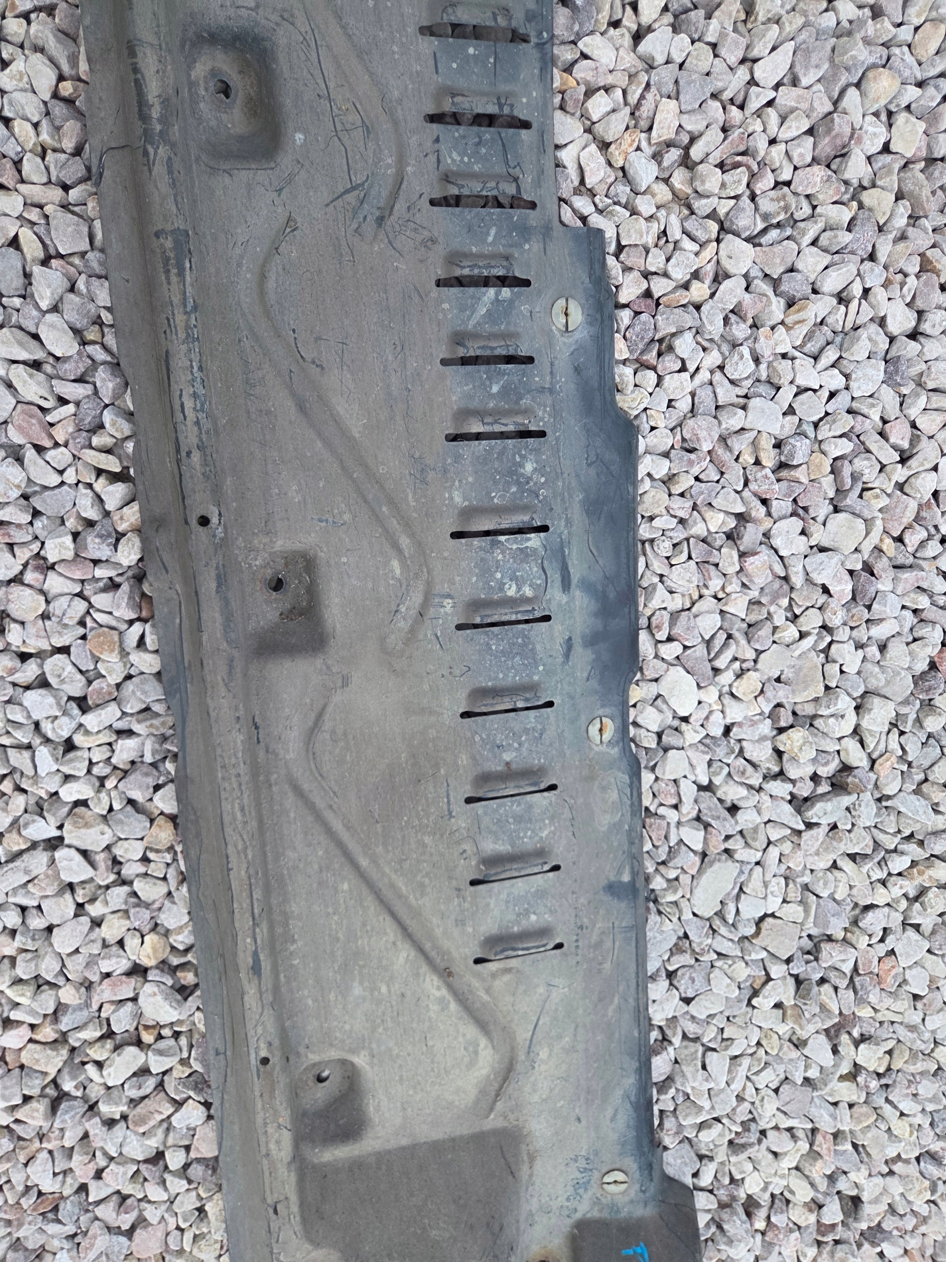 cover chassis VOLKSWAGEN T5 7H3825210D
