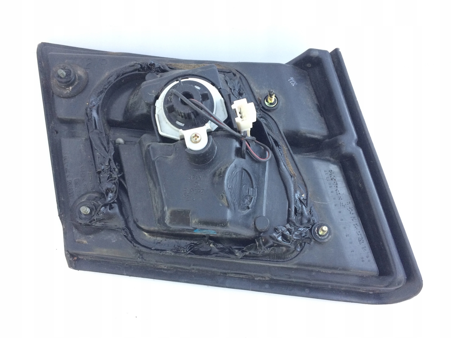 light rear NISSAN ALMERA right NISSAN