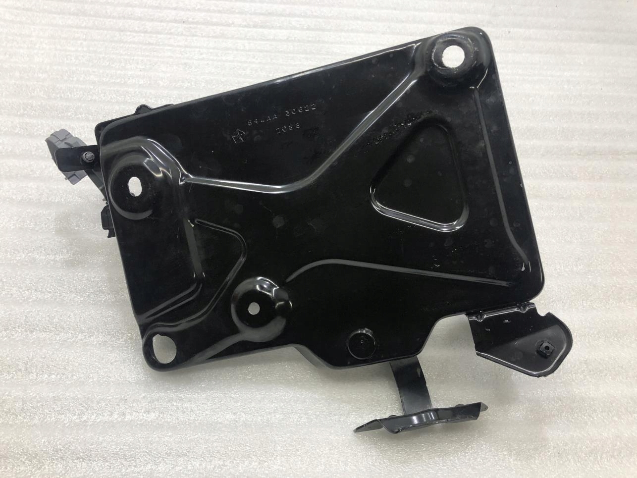 Корпус акумулятора JEEP COMPASS II 844aa30622