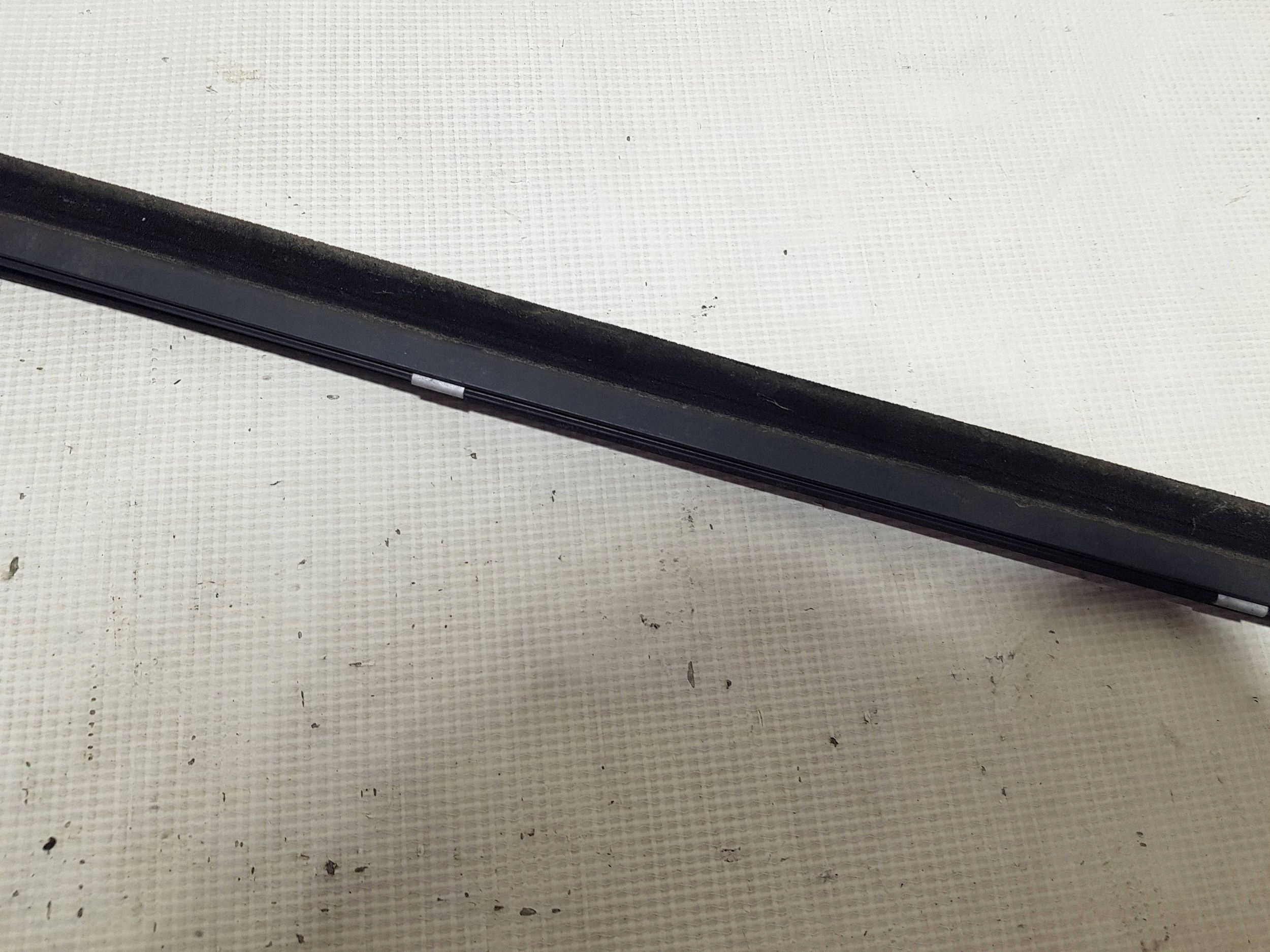 moulding door przednich front dust left Mercedes E W211