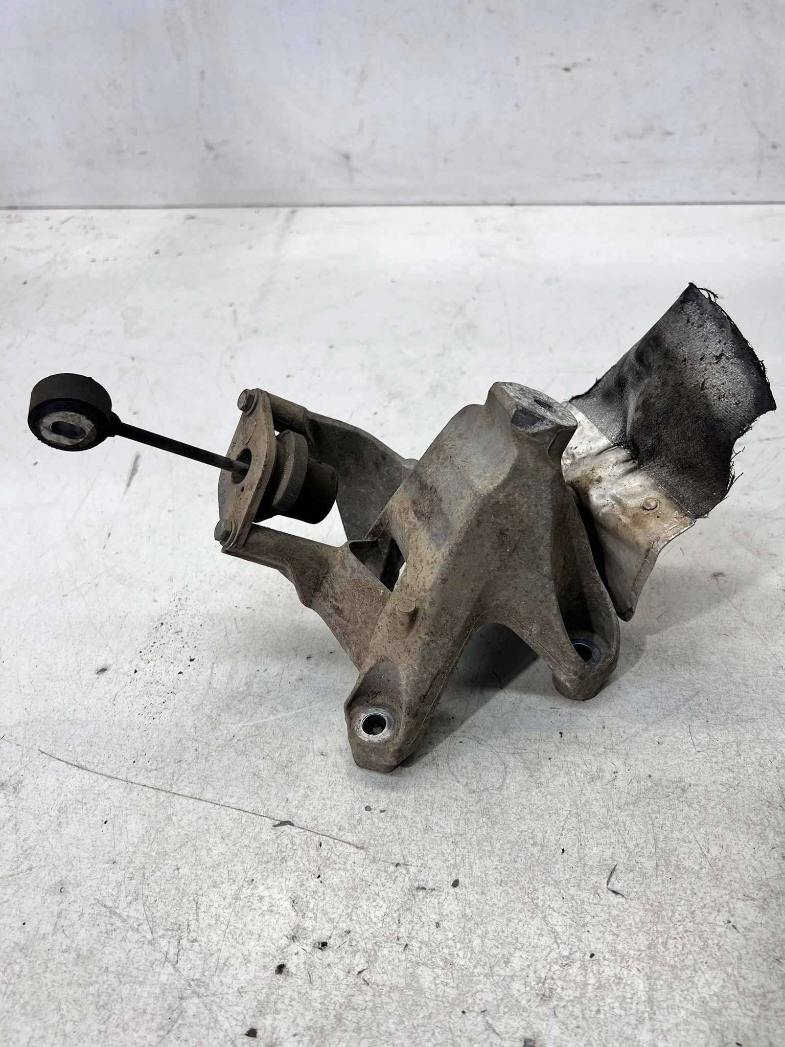 engine mount left AUDI Q7 4M A4 B9 A5 4M0199307AF 4M0199869AL