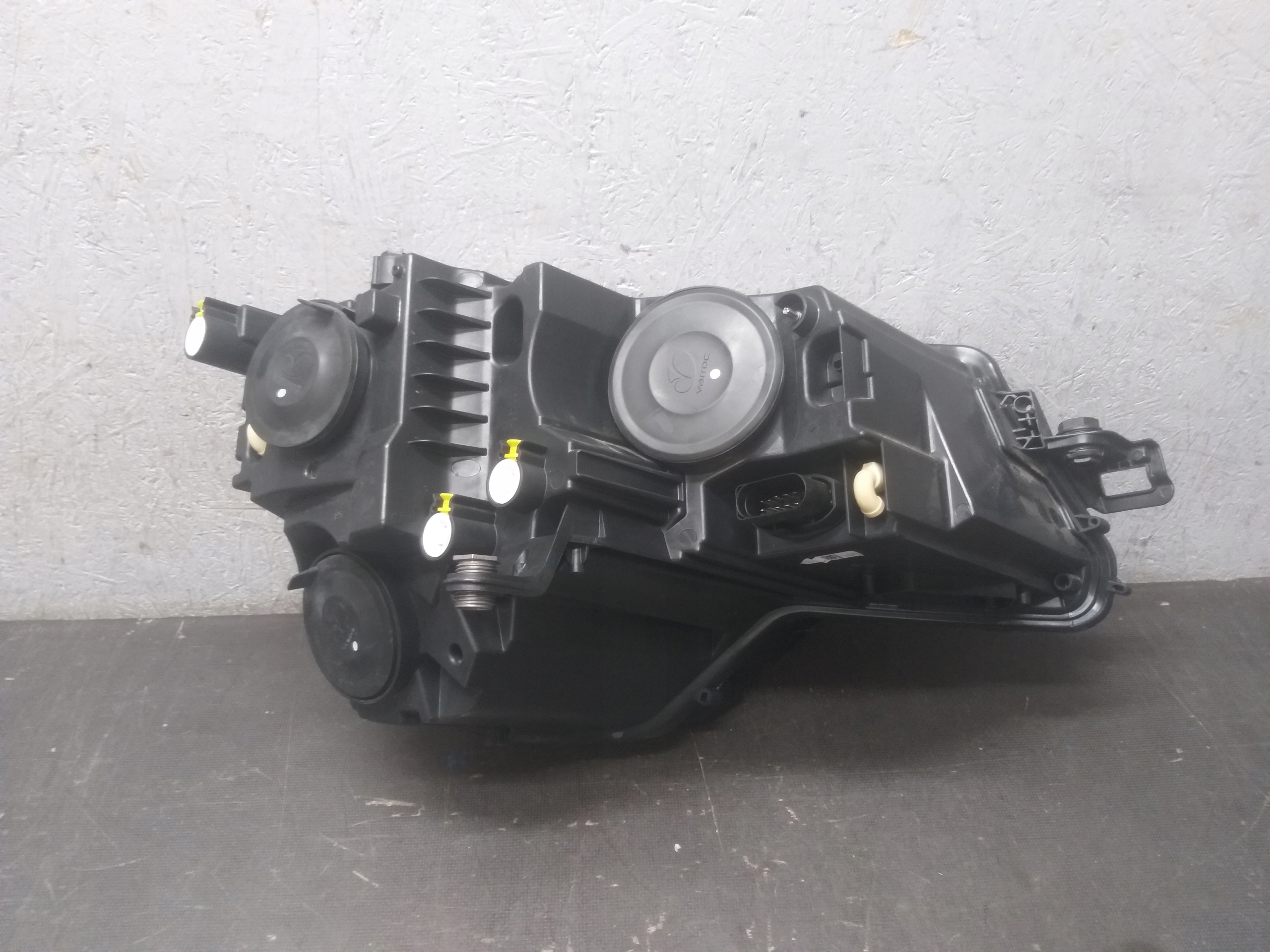 light front left SKODA KAROQ 57B941015A