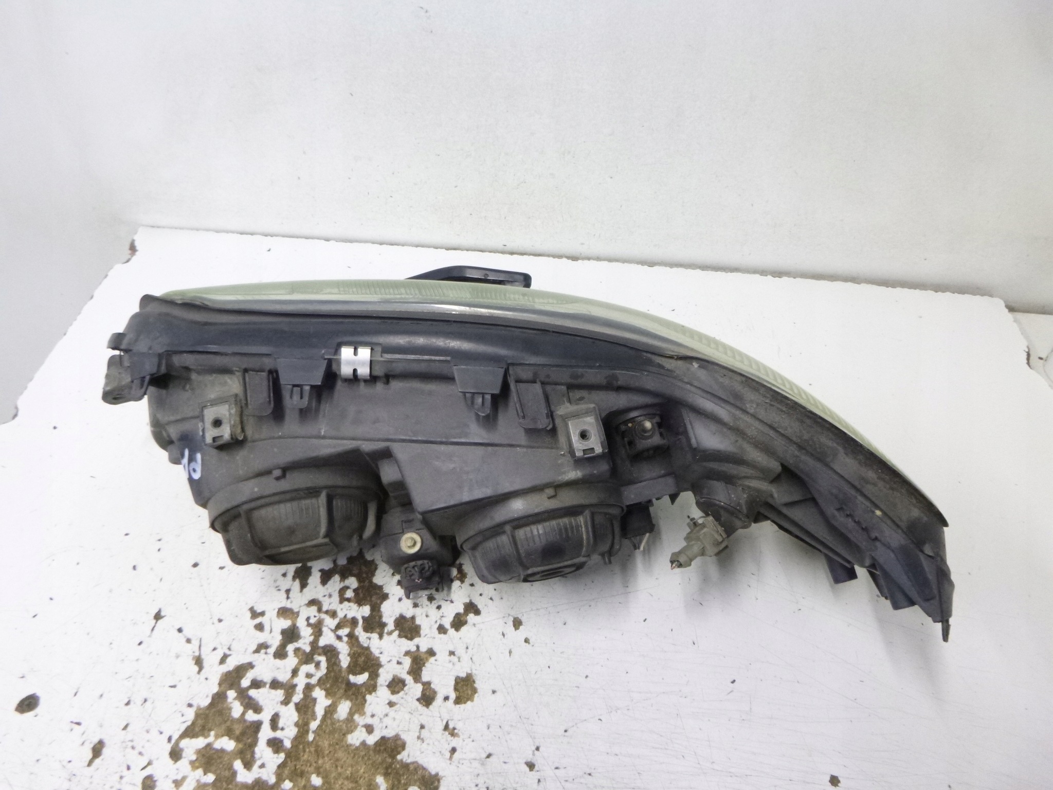 Reflektor light left Volvo V70 II S60 00-04 EURO 8693568