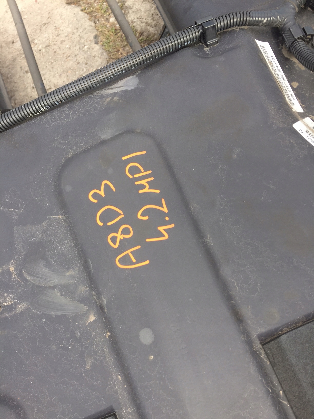 AUDI A8 D3 4.2 MPI fuel tank tank 4E0201021AL