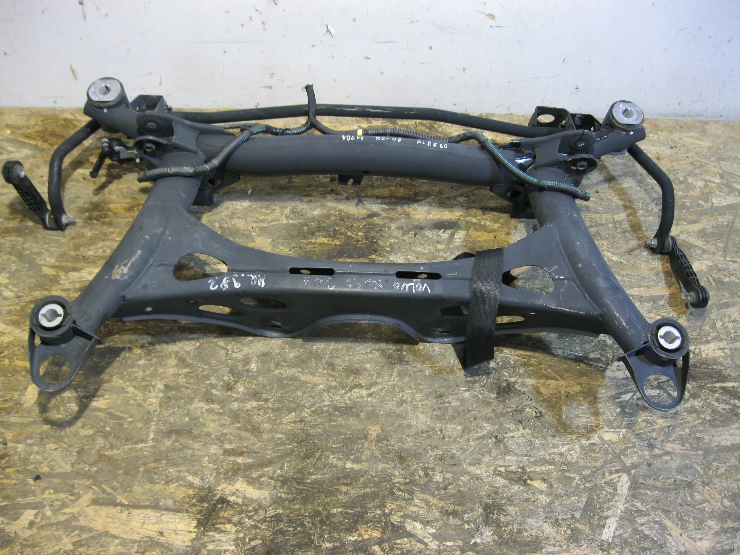 axle beam axle beam subframe rear part Volvo XC40 2022- AWD
