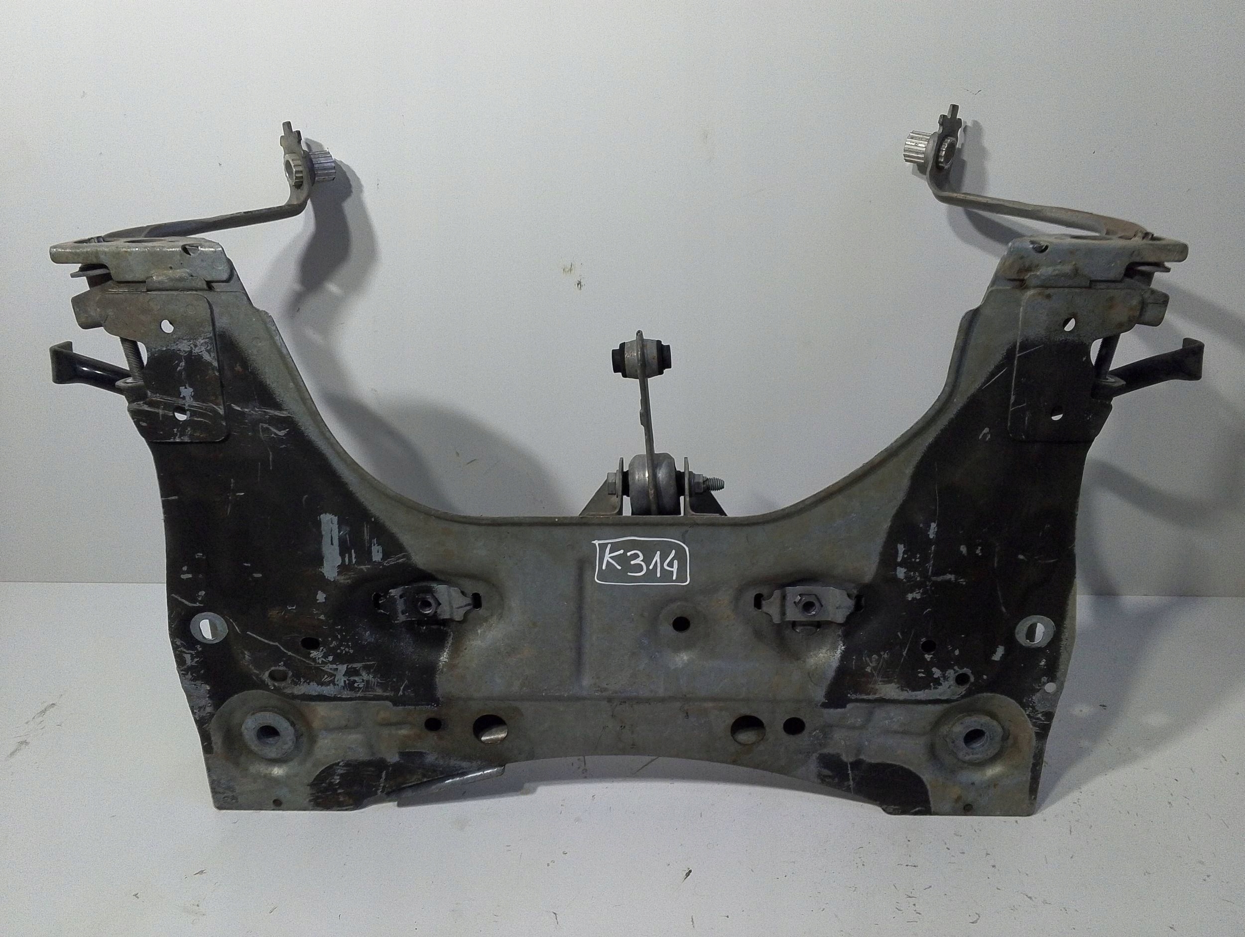 Renault Clio IV Captur and axle beam front 546112239 (K314)