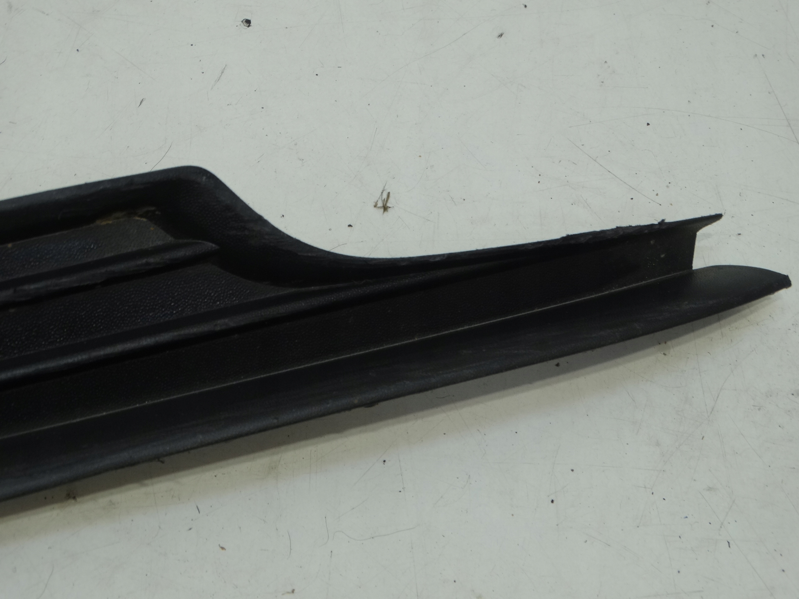 grid grille of a bumper right front VW GOLF VII 5G0853666