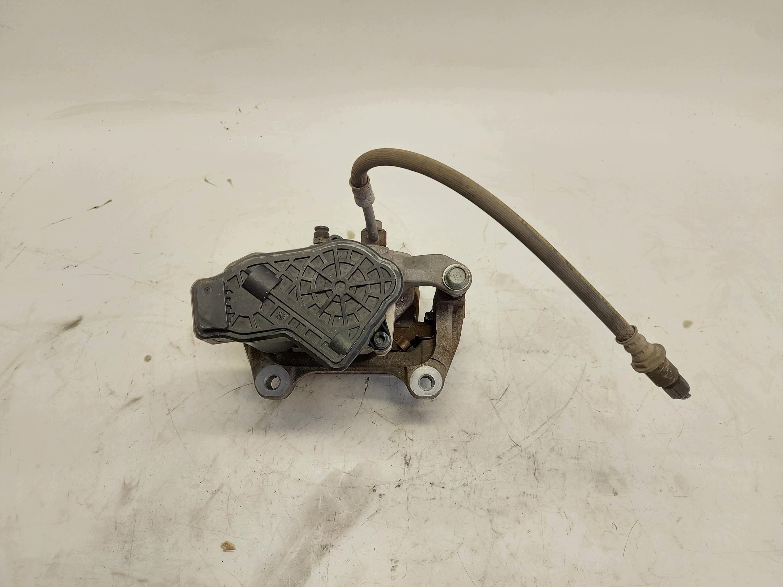 TESLA MODEL 3 2022r caliper brake rear part right 1044626-00-B