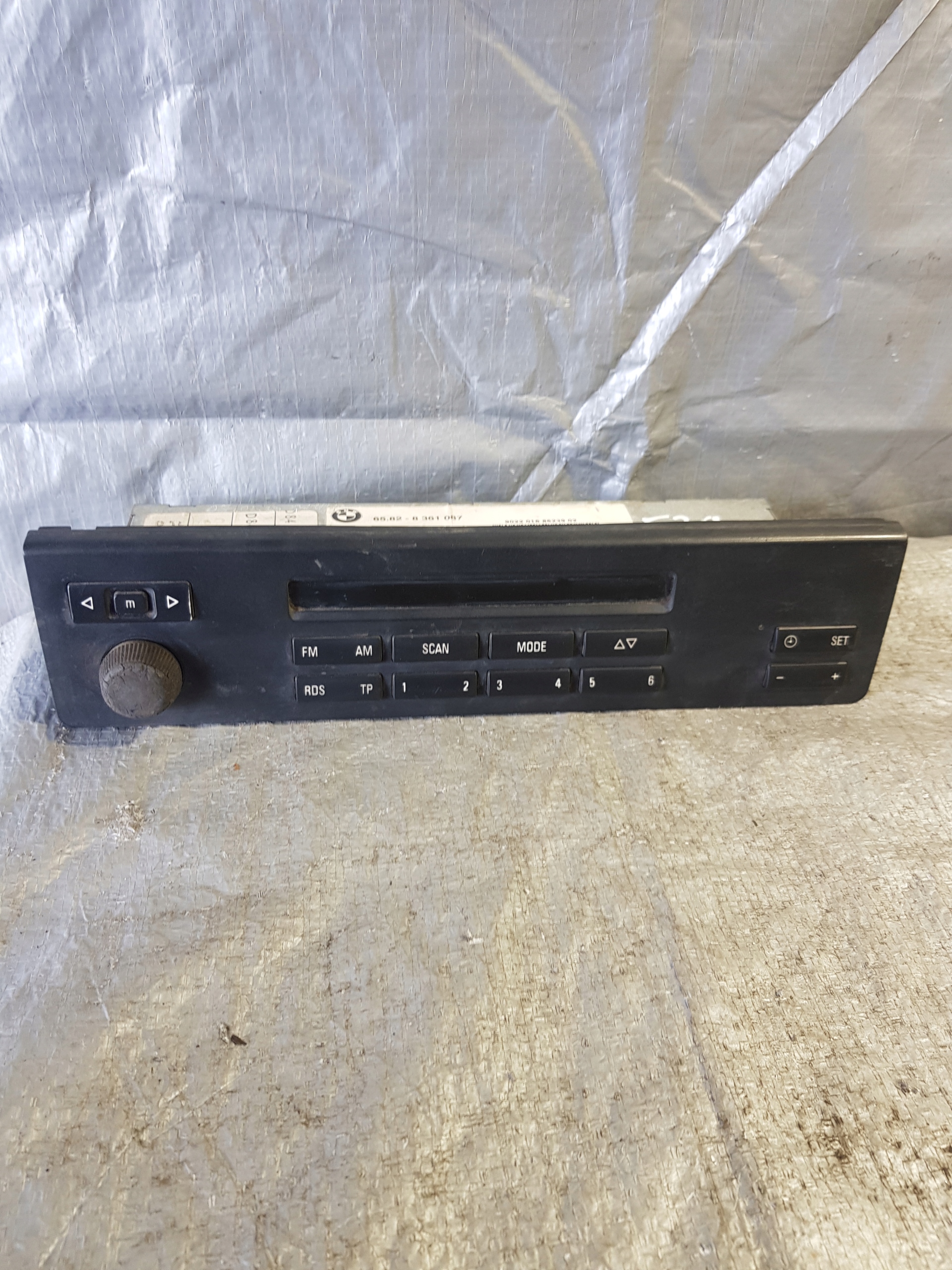 BMW E39 RADIO 65.82-8361087