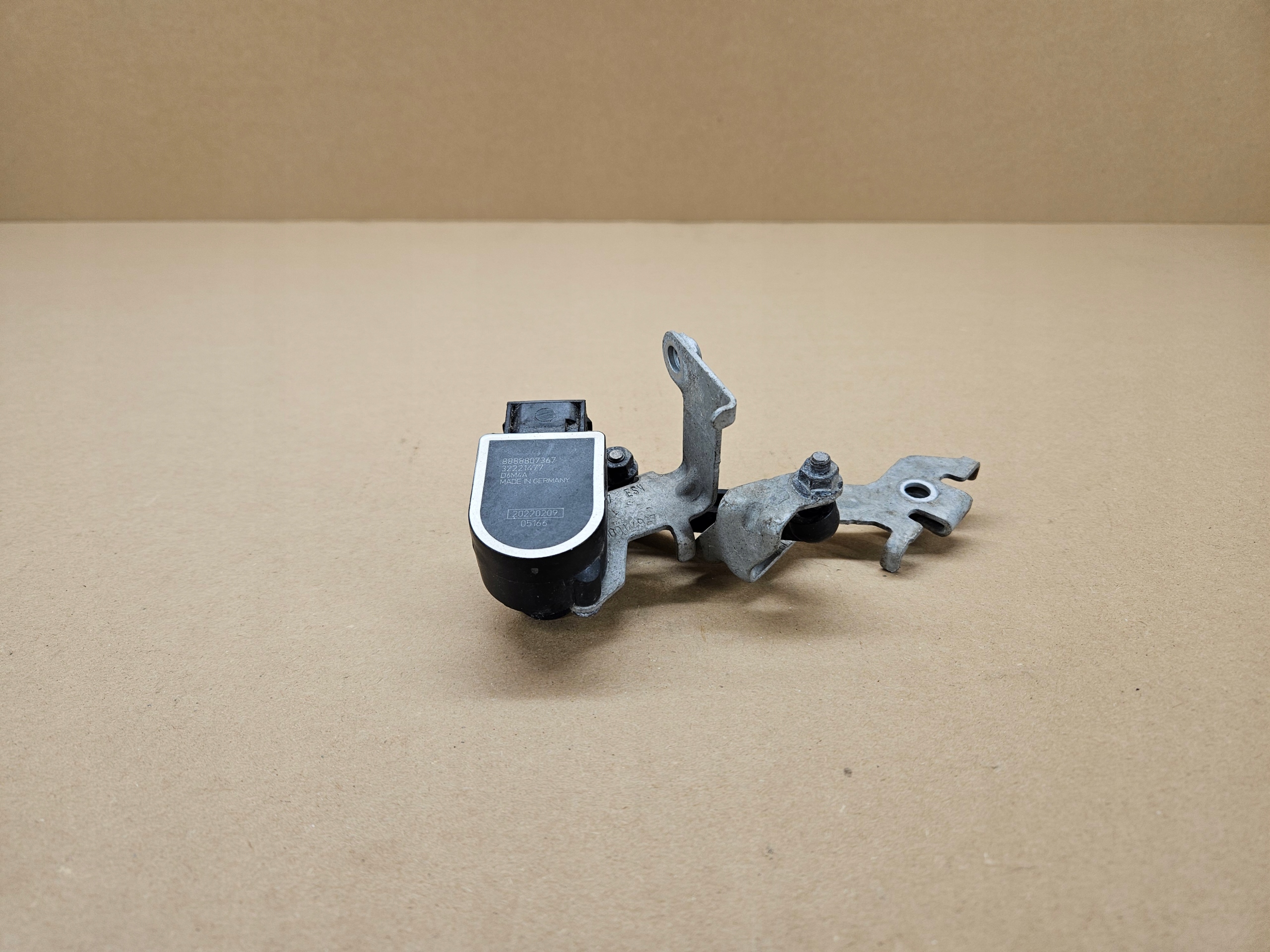 Sensor POZIOMOWANIA lichte links heck VOLVO XC40 C40 EX40 EC40