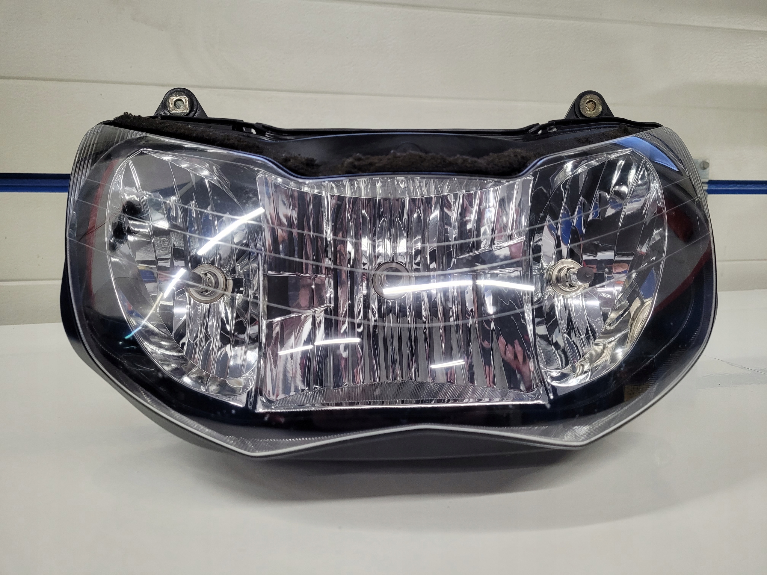 HONDA CBR 929RR SC44 фара оригинальная игла!!