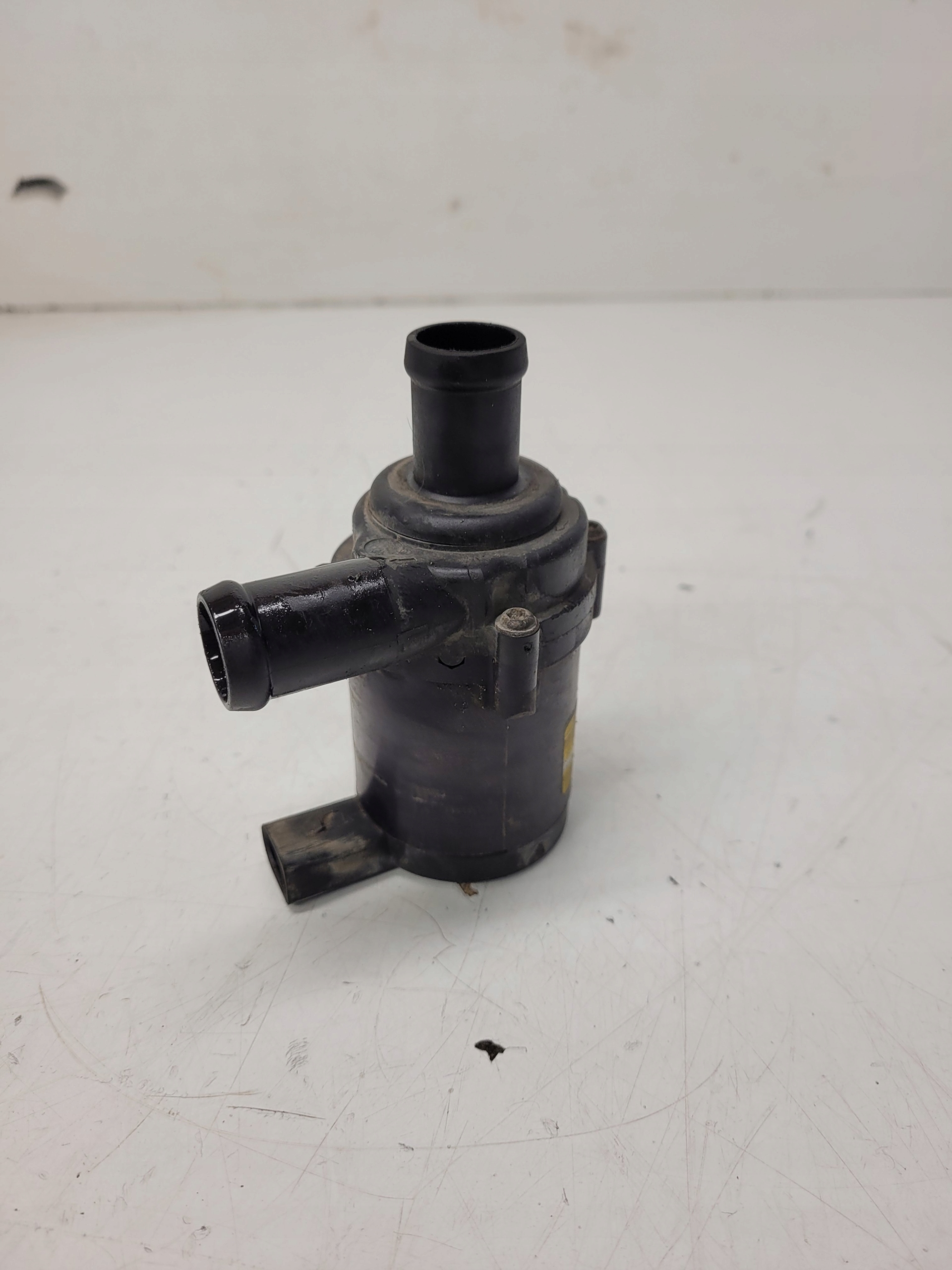 supplementary water pump AUDI Q7 3.0 TDI 7L0965561L