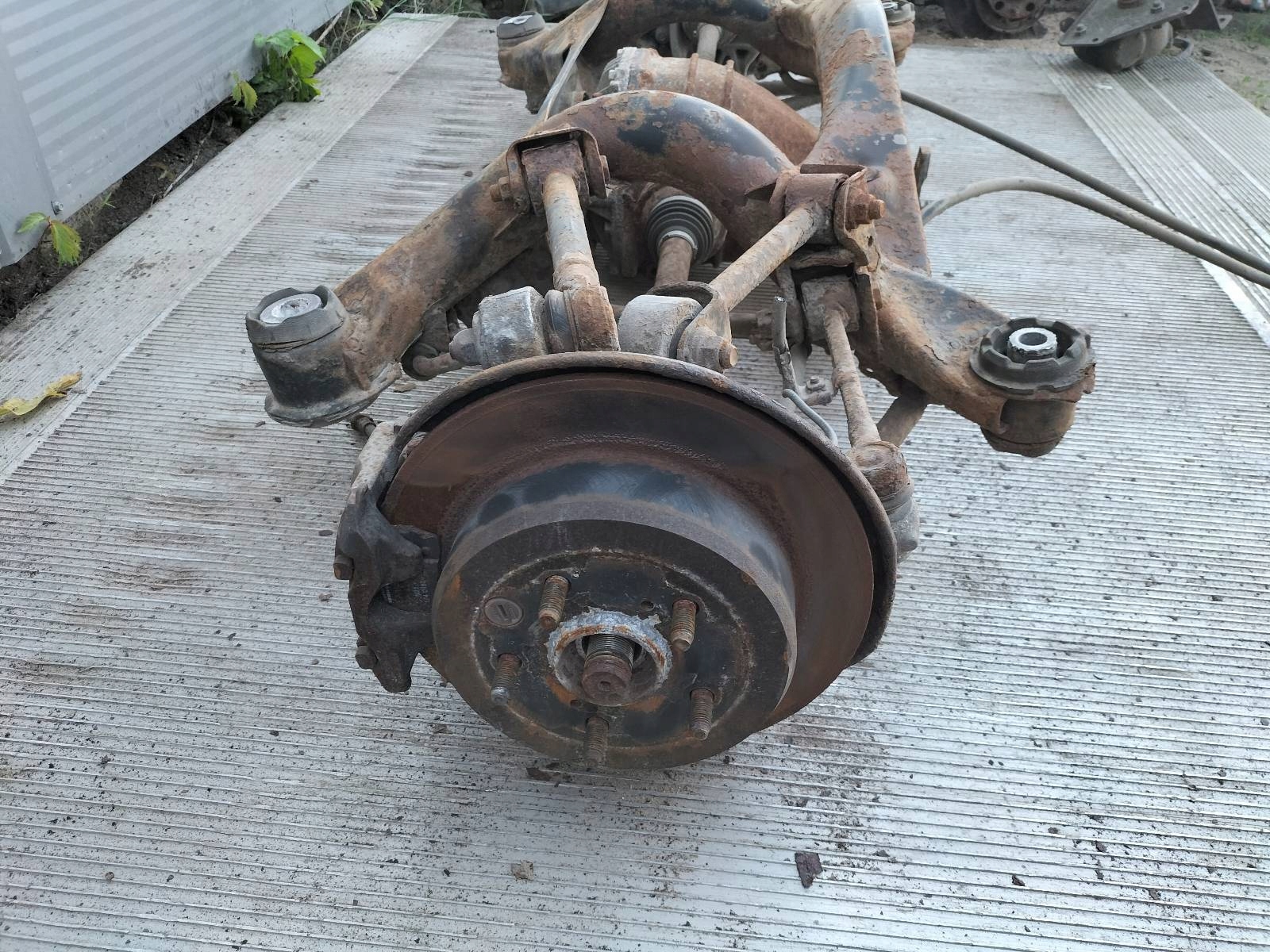 KOMPLETNE ZAWIESZENIE BELKA SANKI TYŁ DYFER PÓŁOŚ LEXUS IS II 2.2 D Producent części Lexus