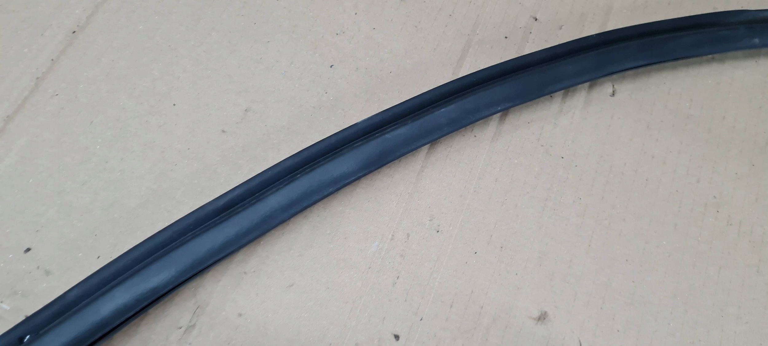 Chrysler Pacifica 2022 gasket rubber upper SZYNY right right rear part