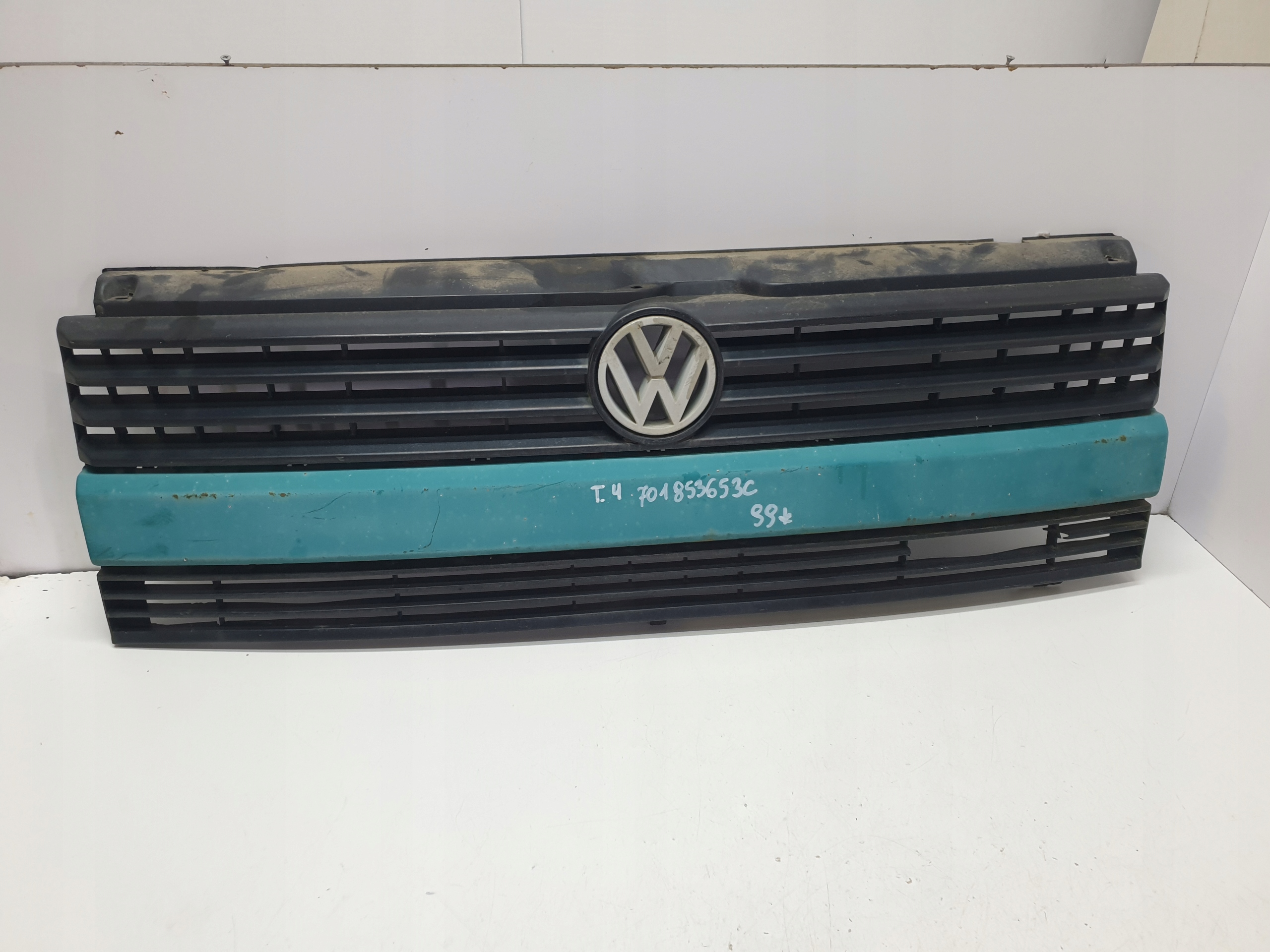 решетка радиатора vw T4 701853653C