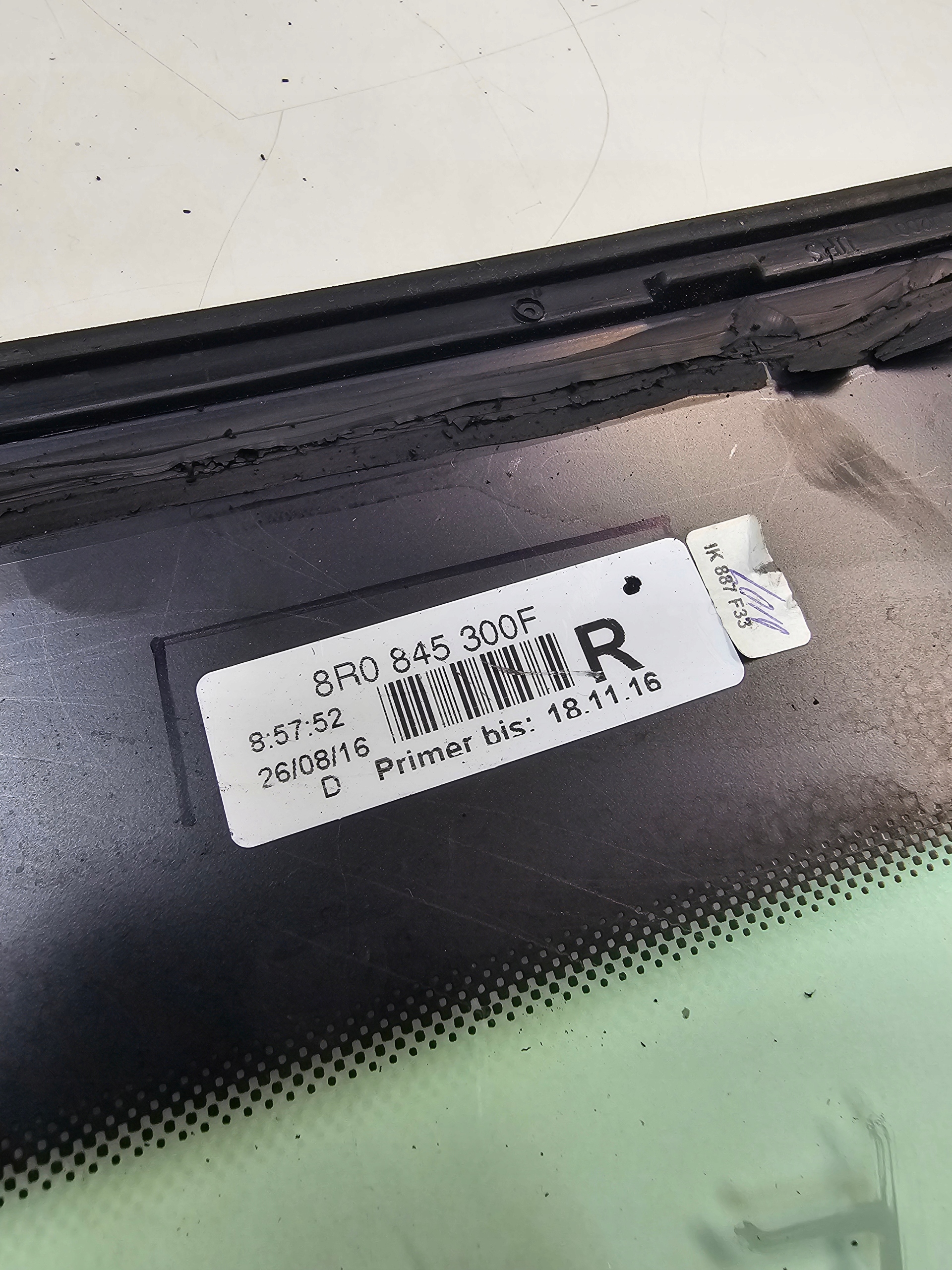 window bodywork right rear part AUDI Q5 8R 2016R 8R0845300F