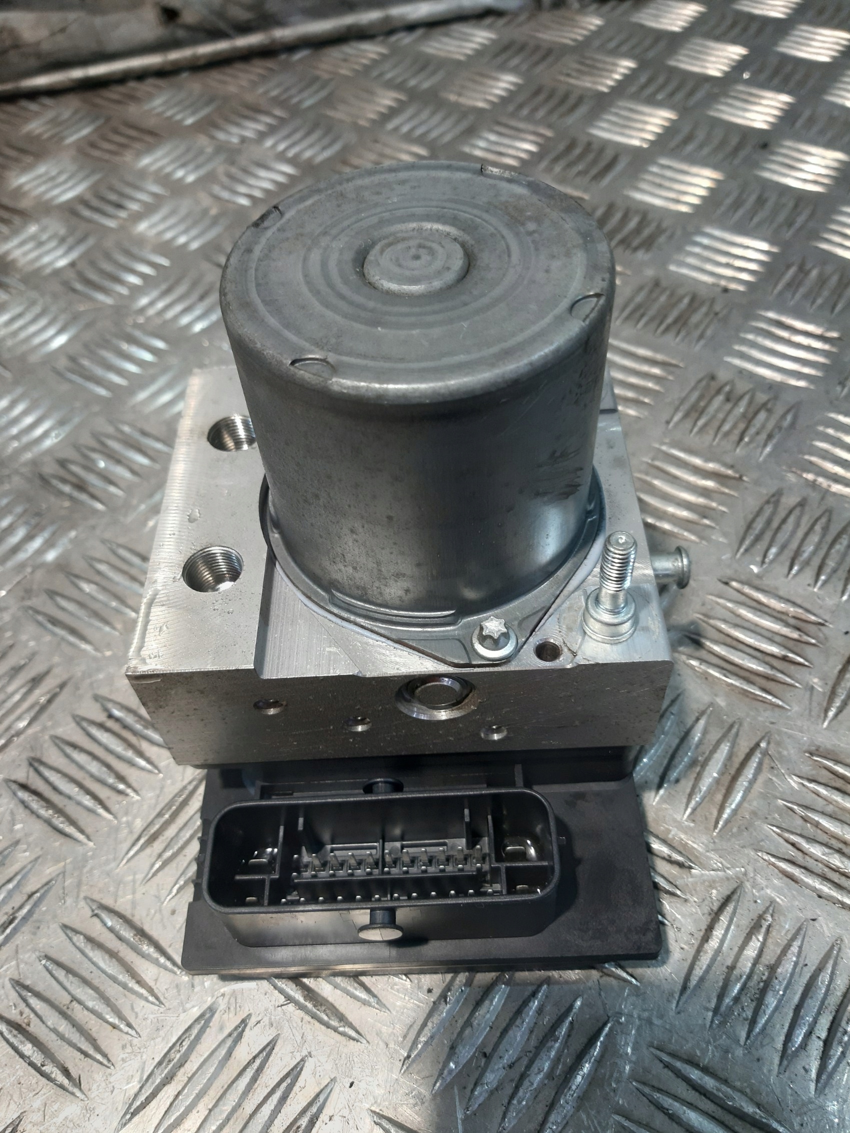 pumpa ABS PEUGEOT 508 a SW 0265951245 BOSCH 1.6 THP