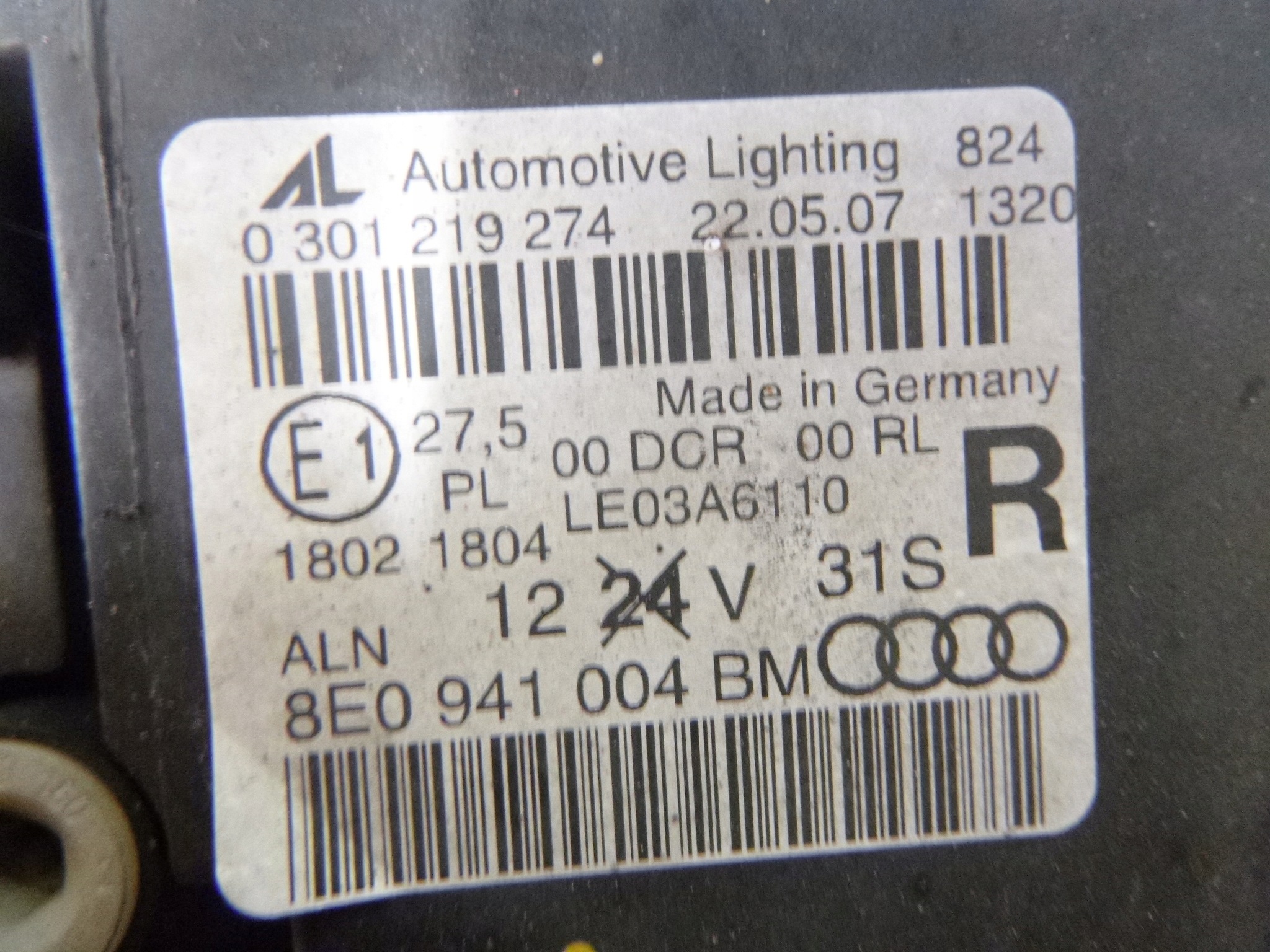 light front right Audi A4 B7 Bi-Xenon 8E0941004BM 2007r. OE