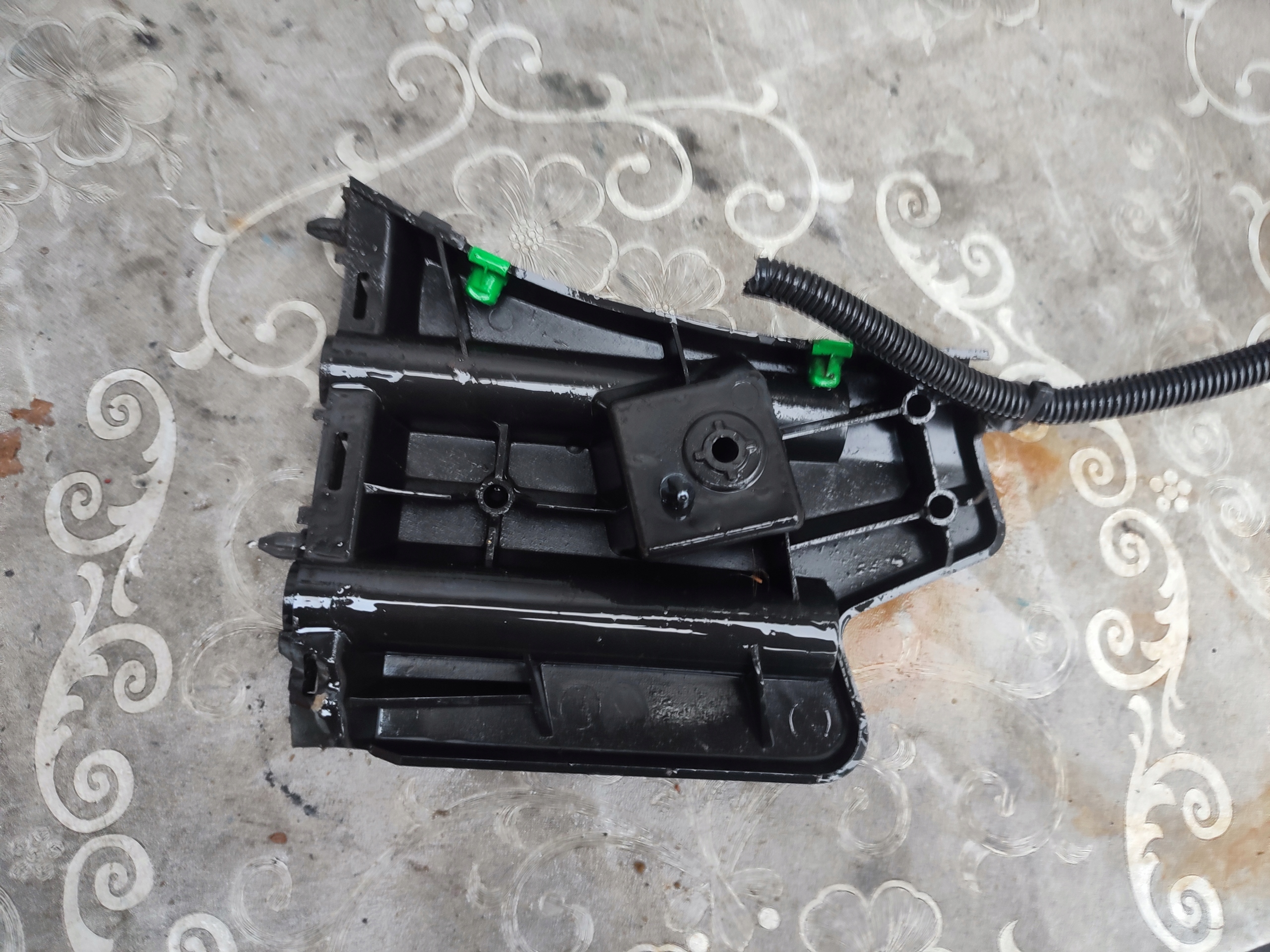 bumper bracket right front VOLVO V60 S60 30796626