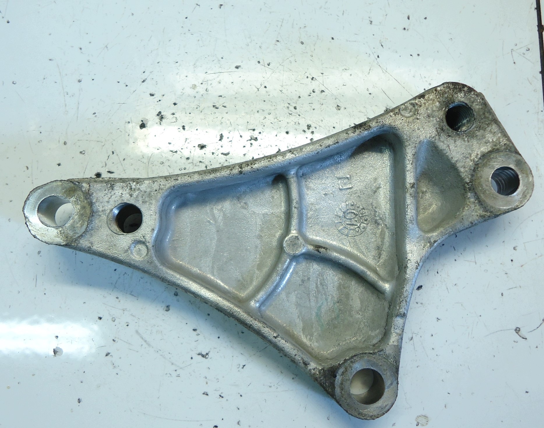 NISSAN QASHQAI 2.0DCI držač mjenjača 11253JD710