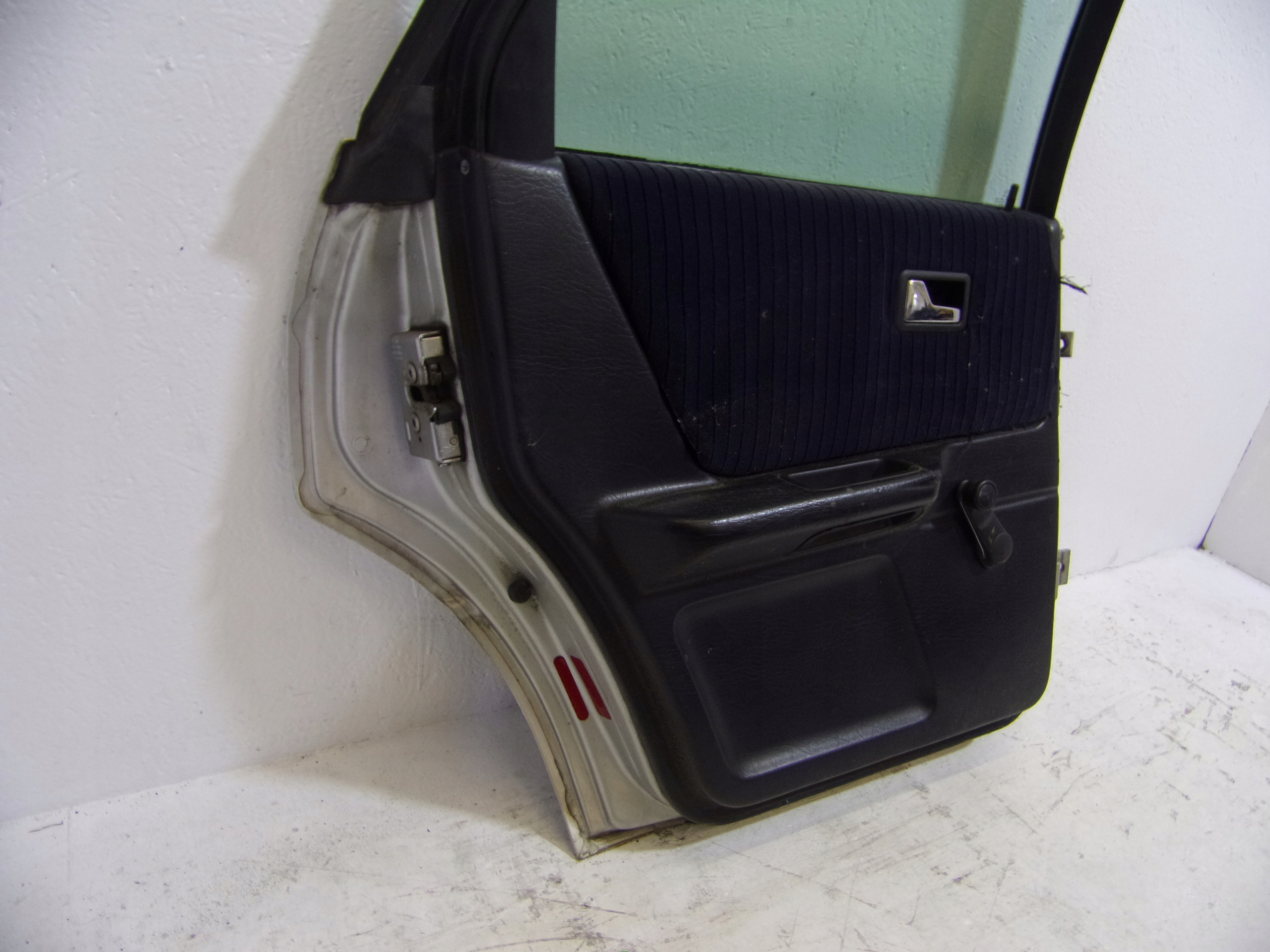 dveře levý záď AUDI 80 B3
