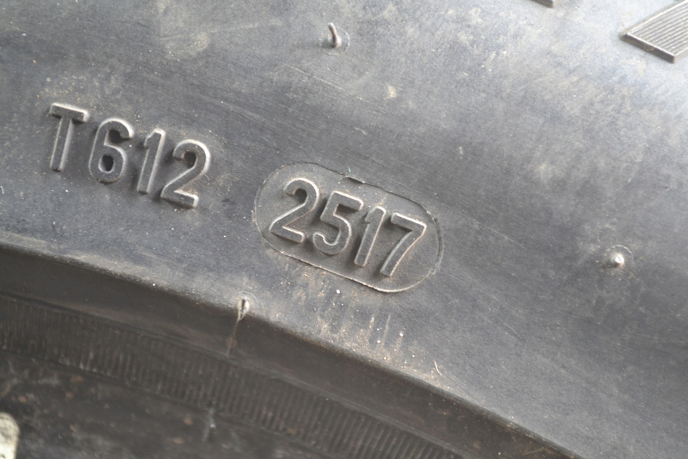 225/55R17 97H PIRELLI SOTTOZERO 3 RFT x2szt 8011z Kod producenta 2461200