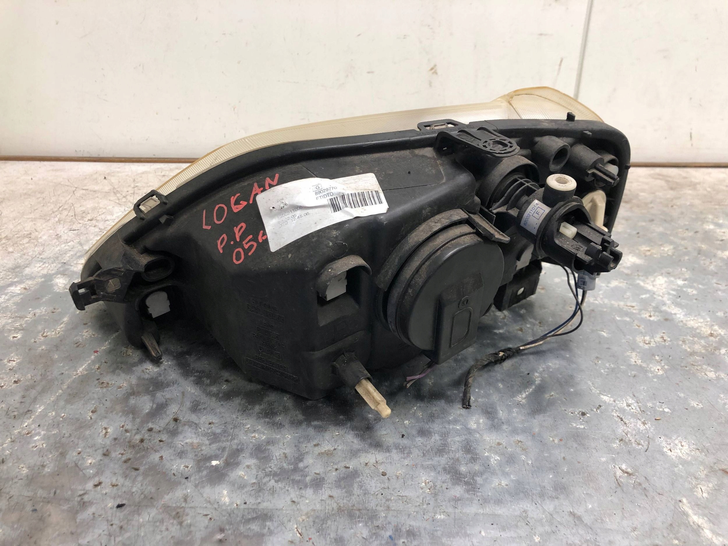light right front DACIA LOGAN 8200211006