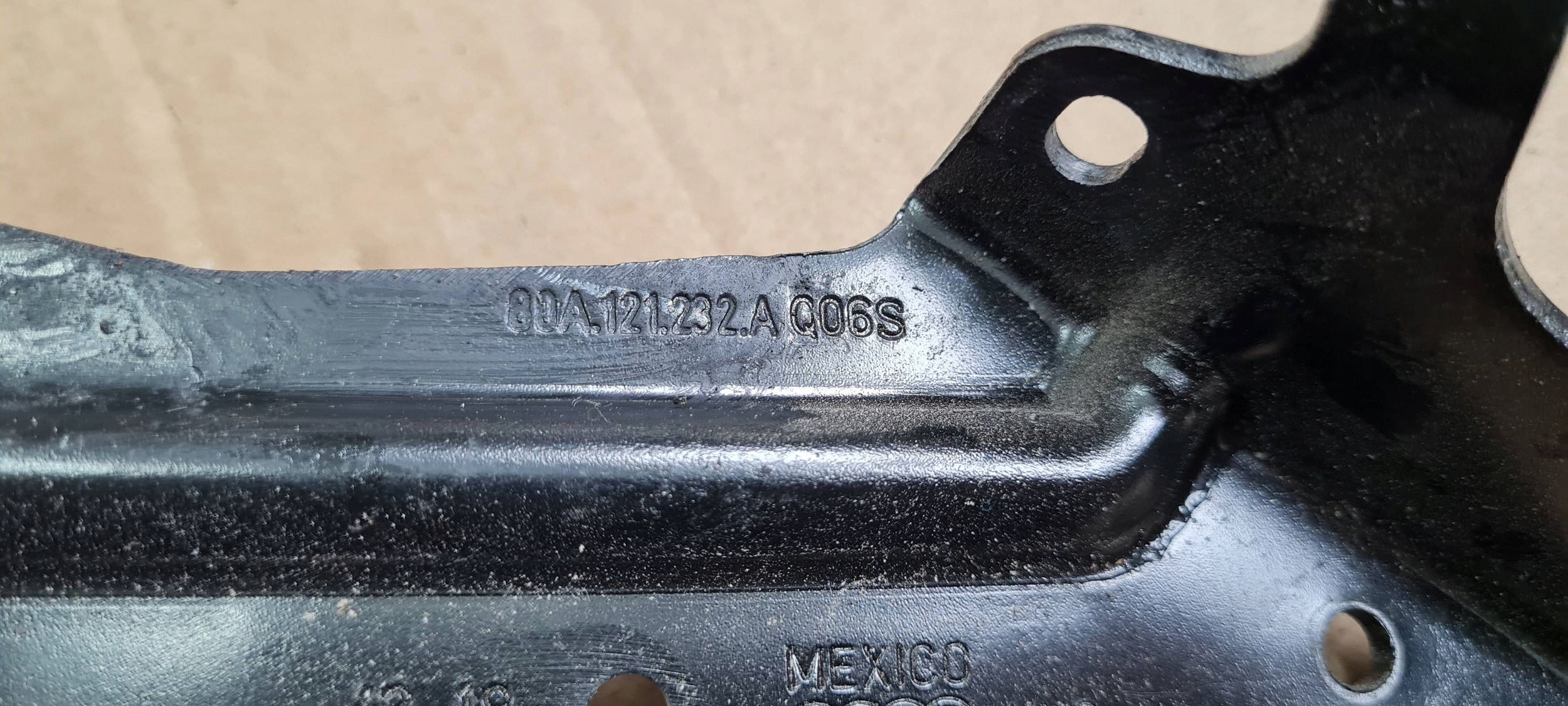 Q5 80A SQ5 drška držač POMPY vode 2.0 TFSI 80A121232A