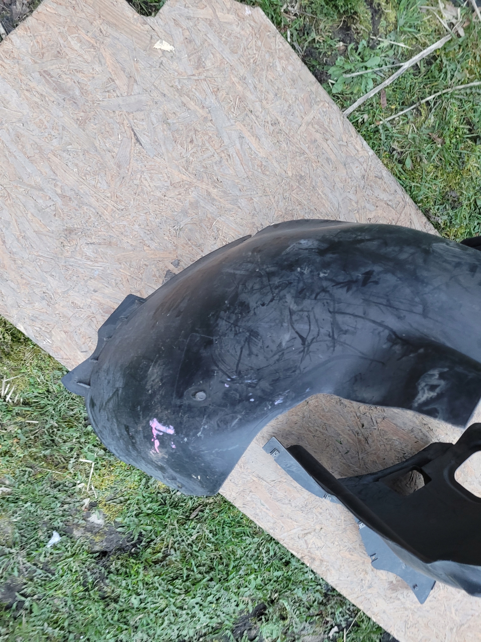 mudguard front front left VW VOLKSWAGEN CADDY 2K5