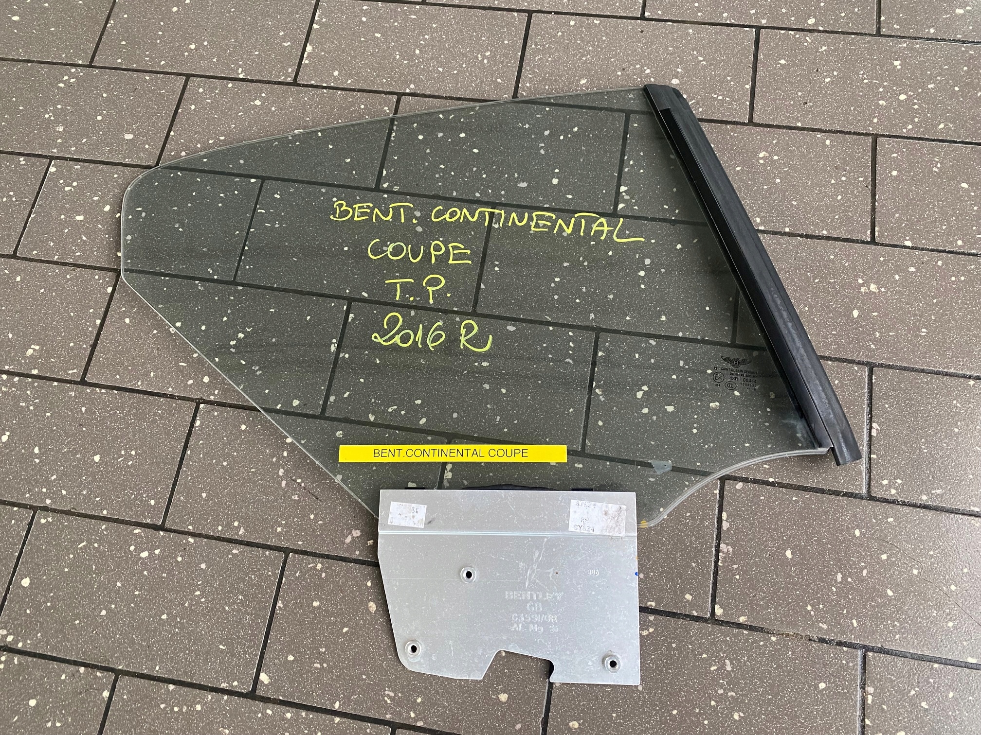 SZYBA PRAWA BENTLEY CONTINENTAL GT COUPE 2016 R