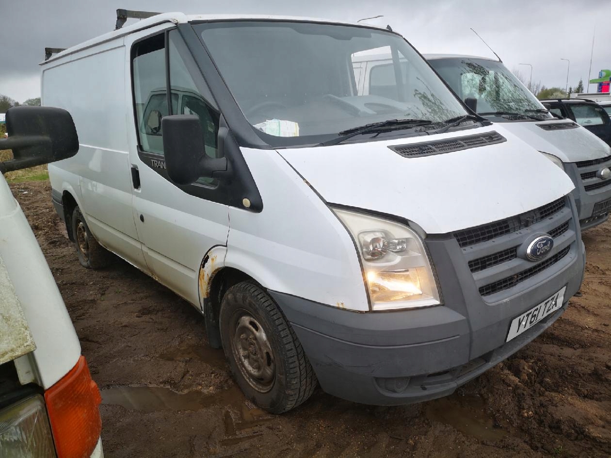 FORD TRANSIT шланг воды 2011 2.2л