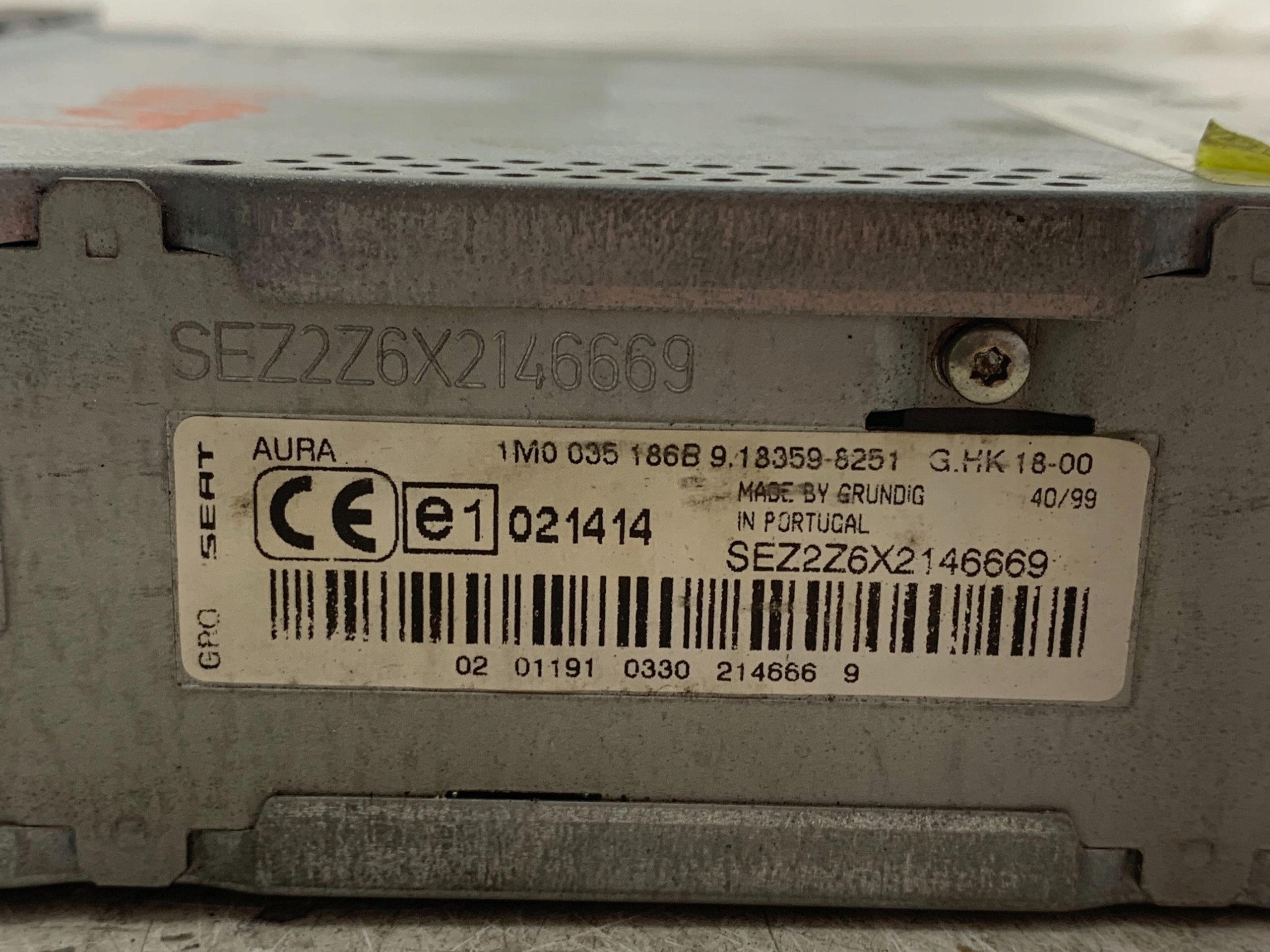 RADIO SEAT TOLEDO II 1M0035186B TUNER