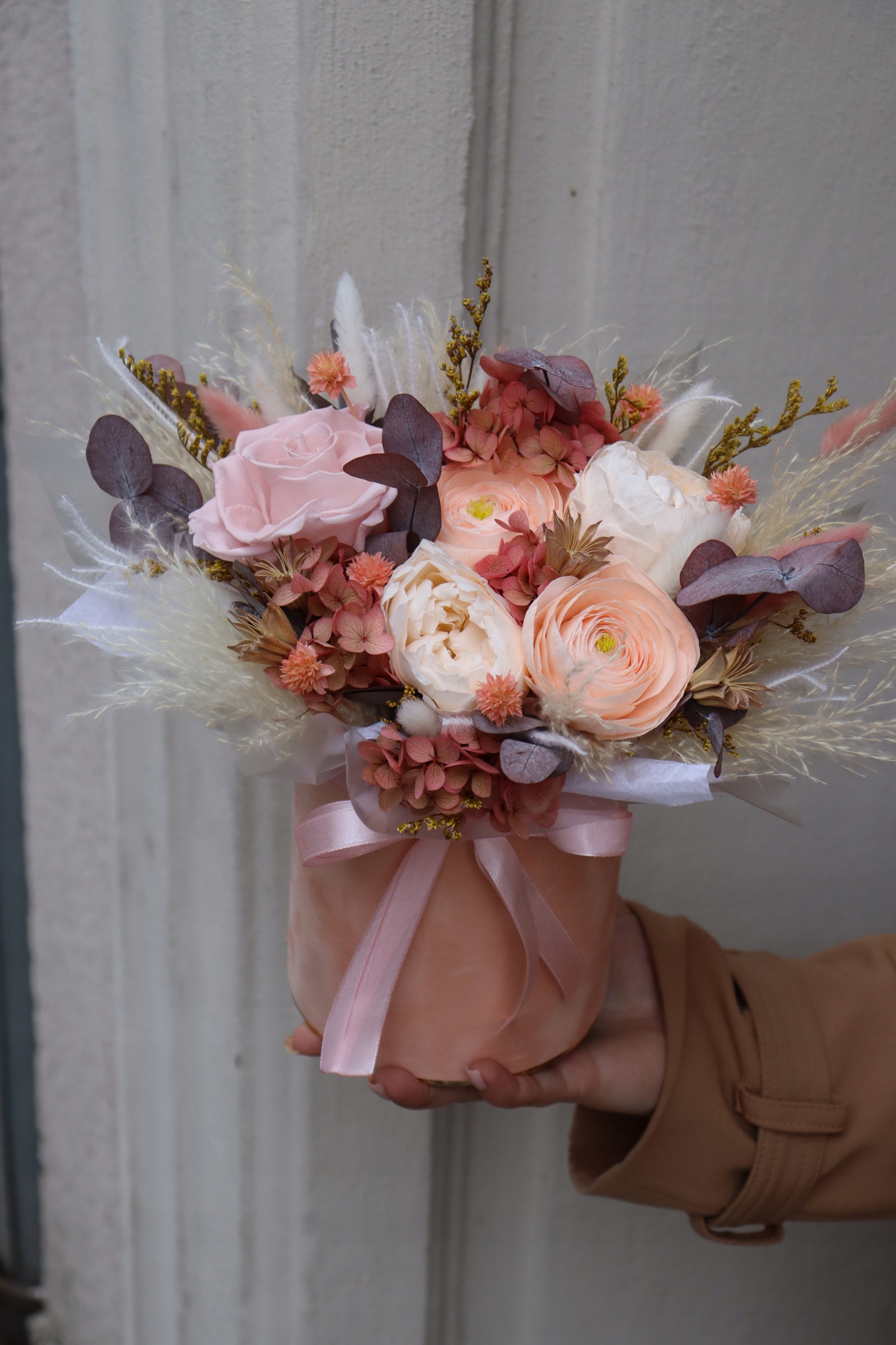 FlowerBox Delicate Peach, darčeková kytica, kytica v krabici, flowerbox