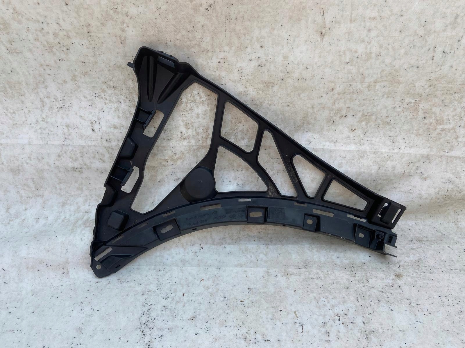 PORSCHE CAYENNE bumper bracket left front 7P5807177B