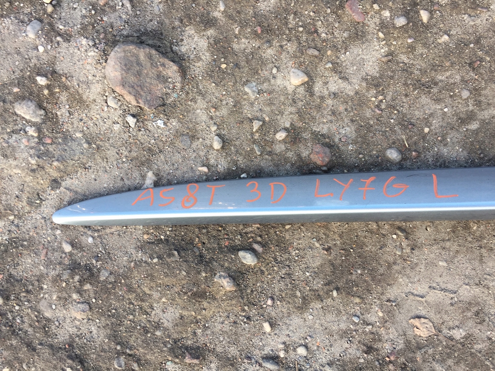 A5 8T LY7G SLINE lišta prahová levá 8T0854931A