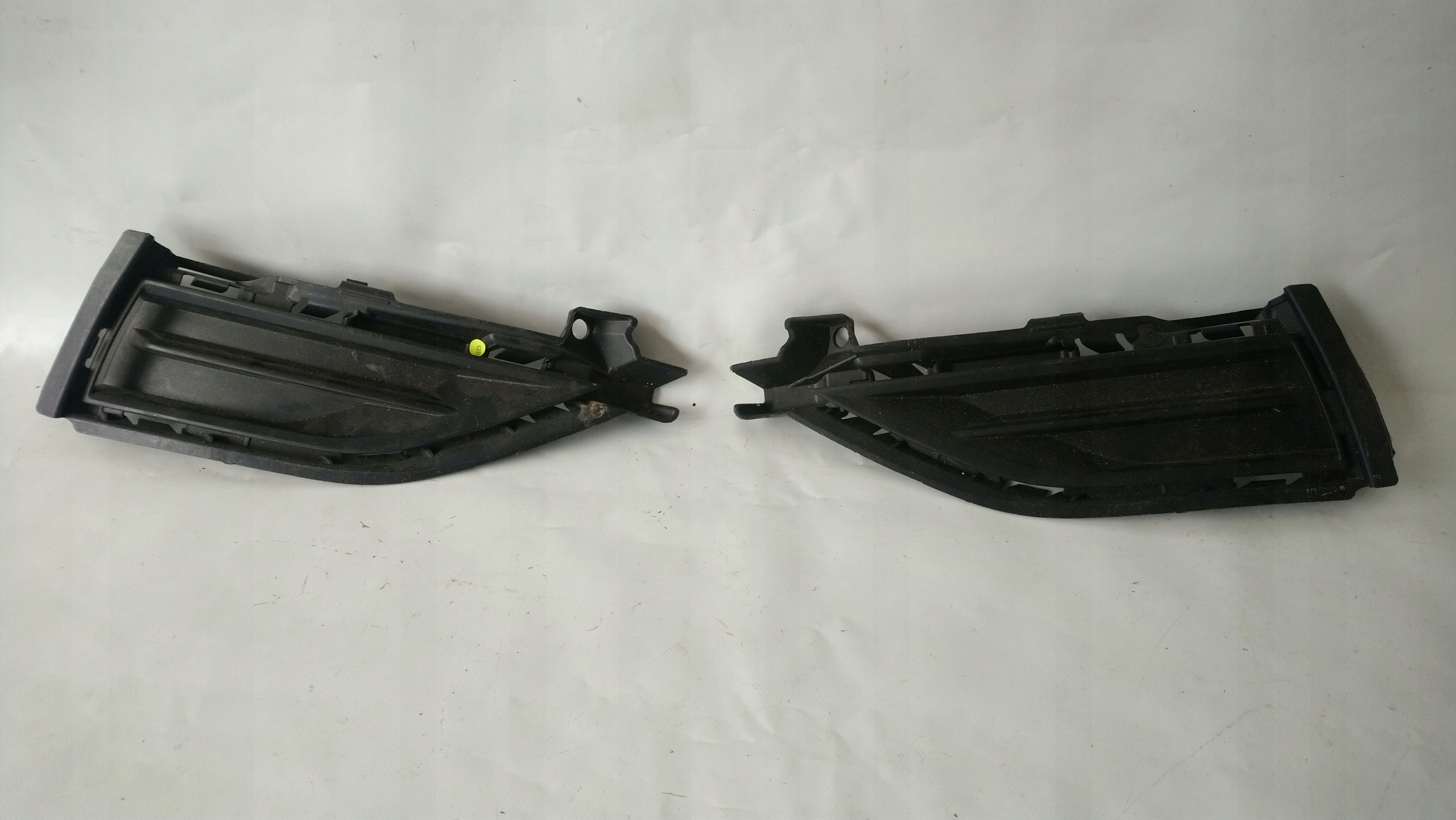 2X grid right left of a bumper front GOLF VII LIFT