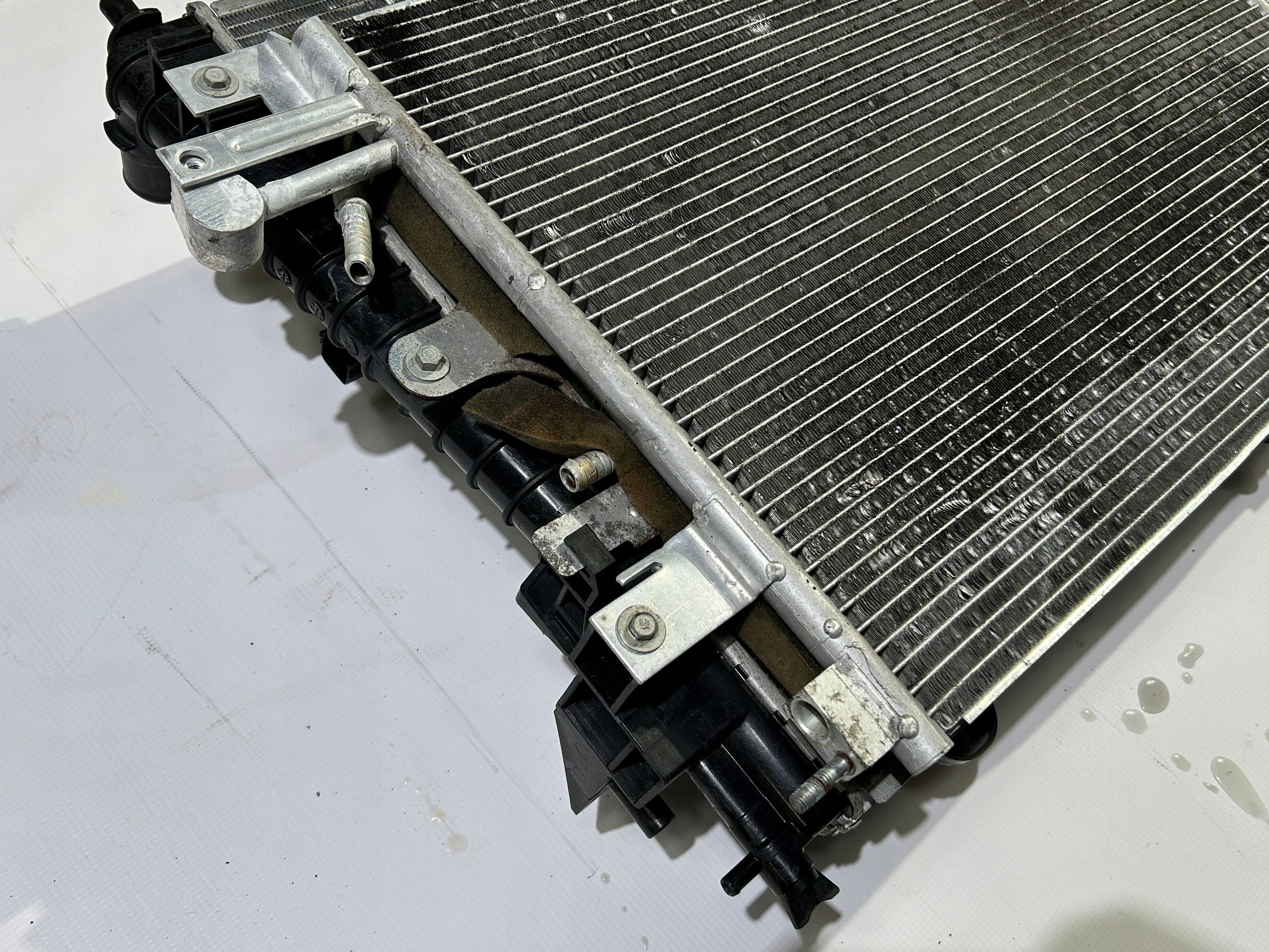 chladiče chladič ventilátor komplet Ford Mustang 5.0 3.7 2011-2014