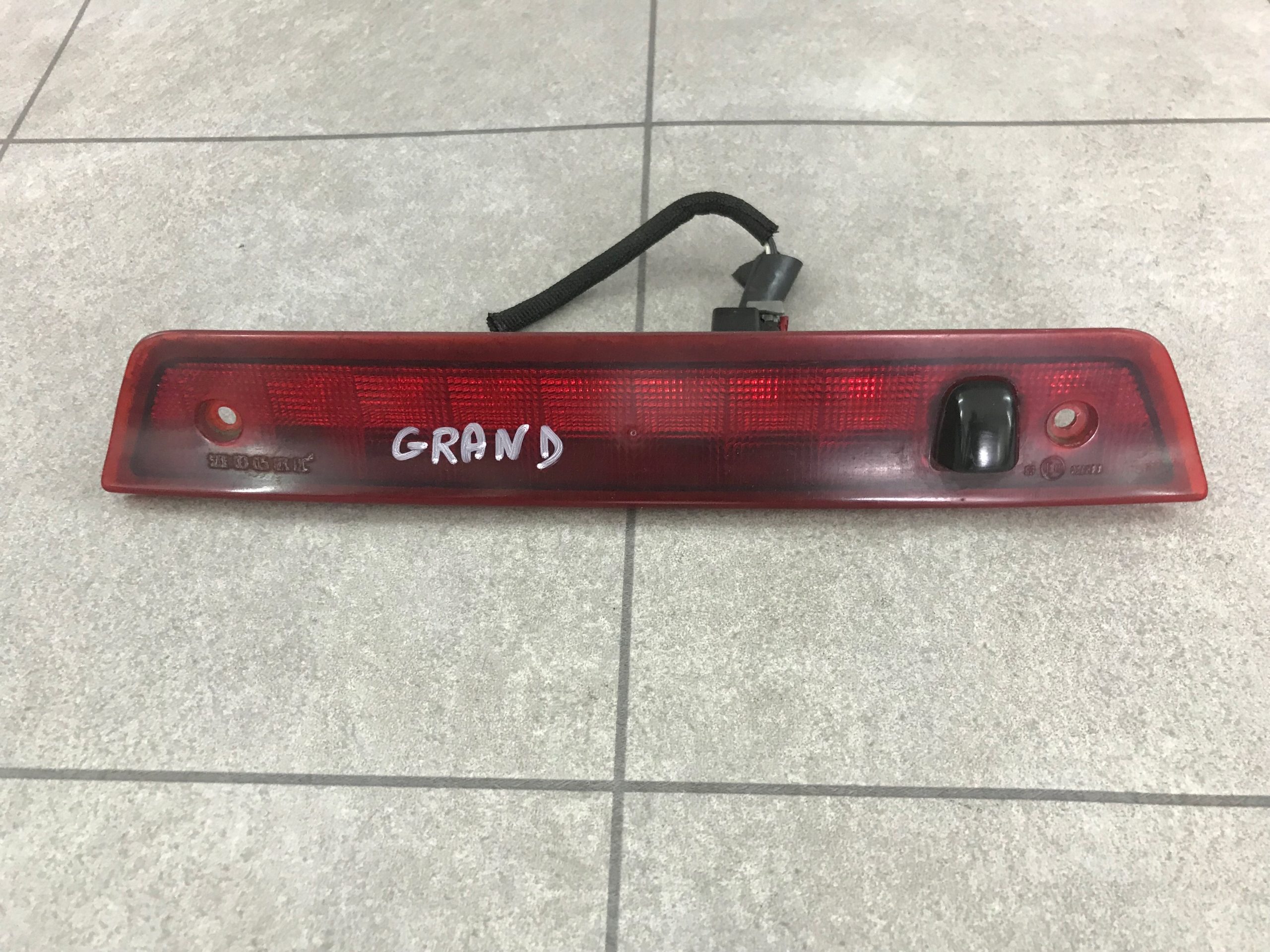 55157397AD - JEEP GRAND CHEROKEE WK ЛАМПА СПЛАВ ОРИГИНАЛ ДОВОЛЬНО