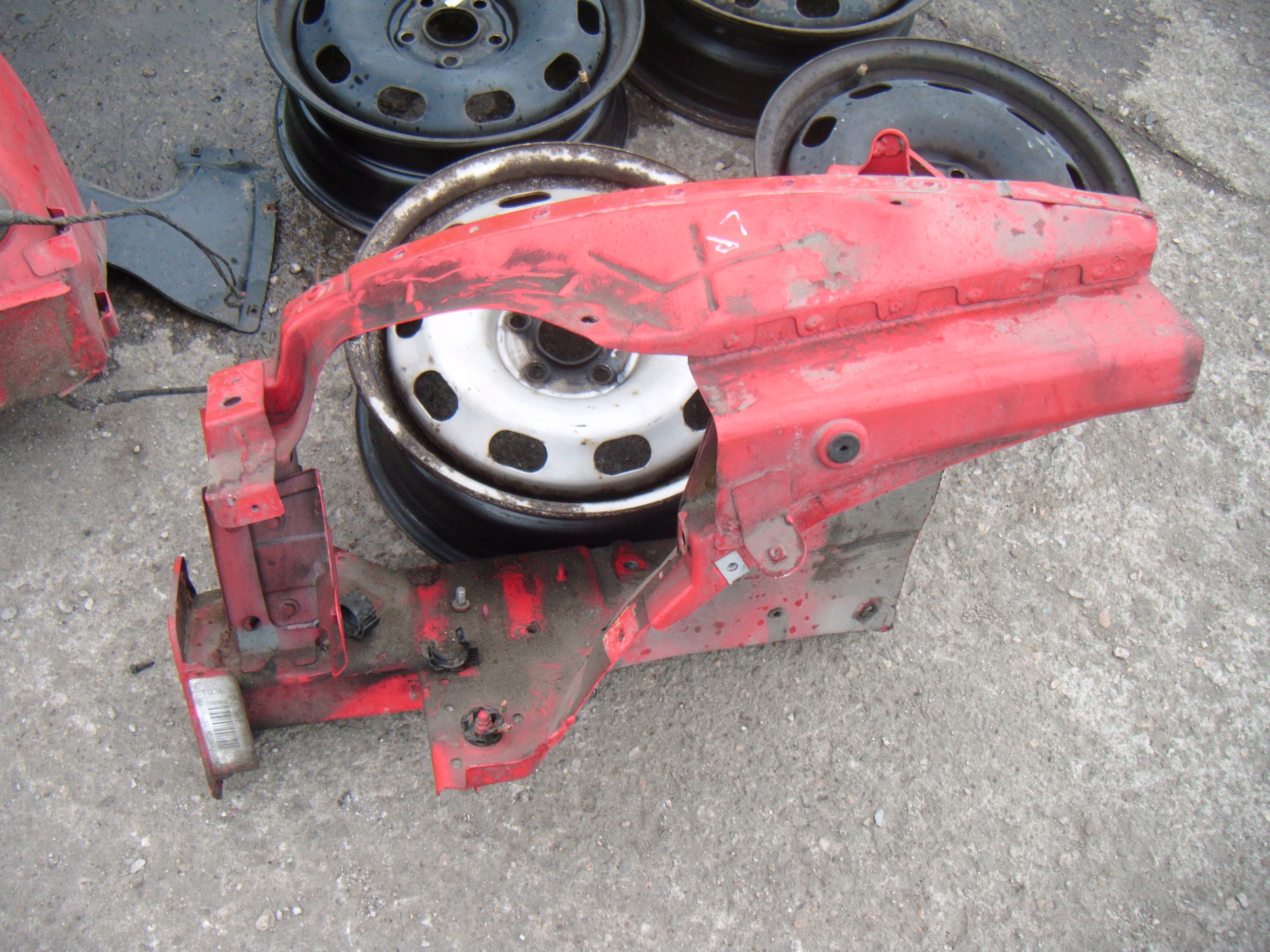 VW NEW BEETLE 97-10 PODŁUŻNICA RAMA FARTUCH OKULAR ĆWIARTKA - LEWA PRZEDNIA