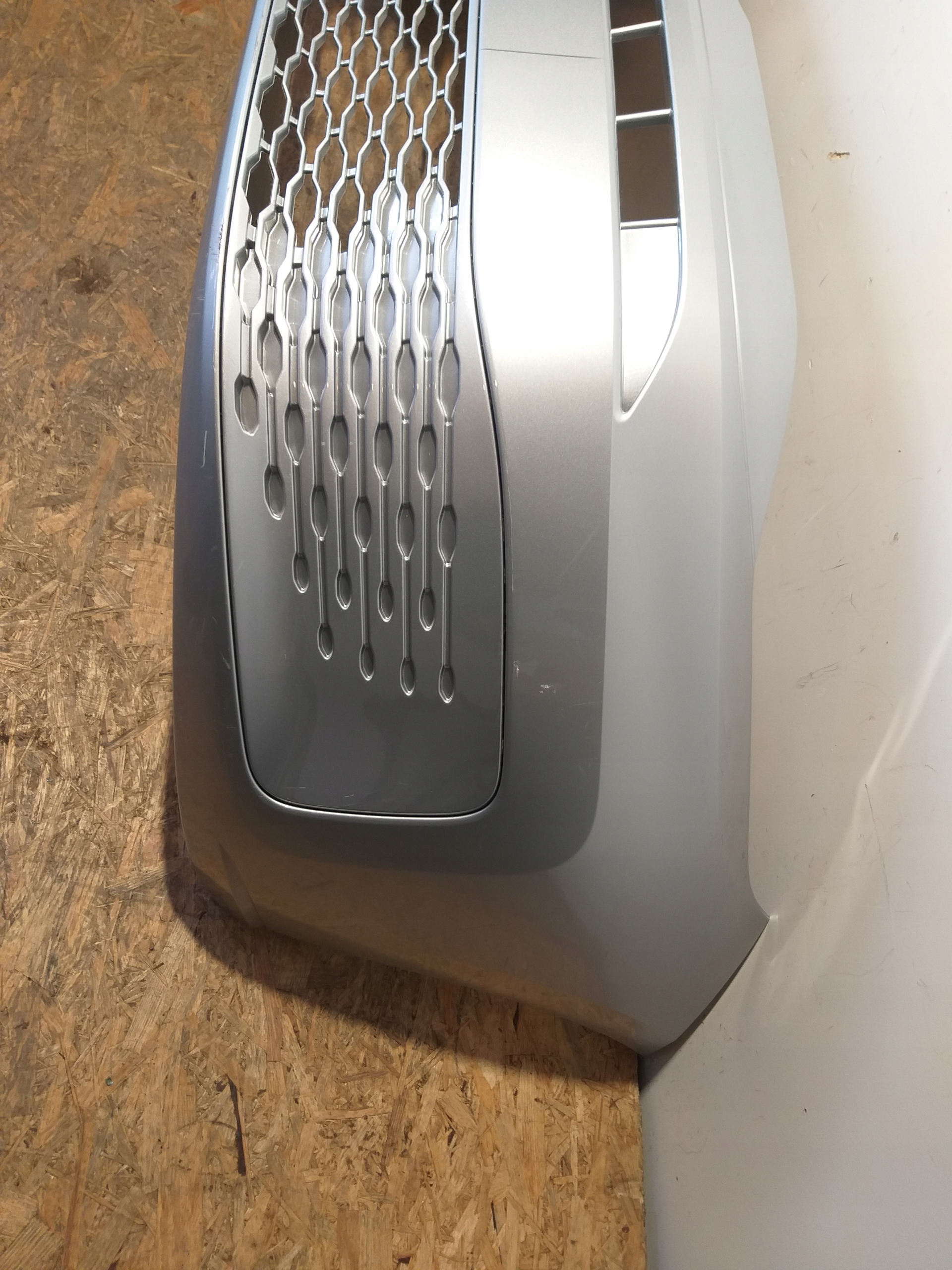 bumper front VW Volkswagen Caddy V 2K7 2K7807221A