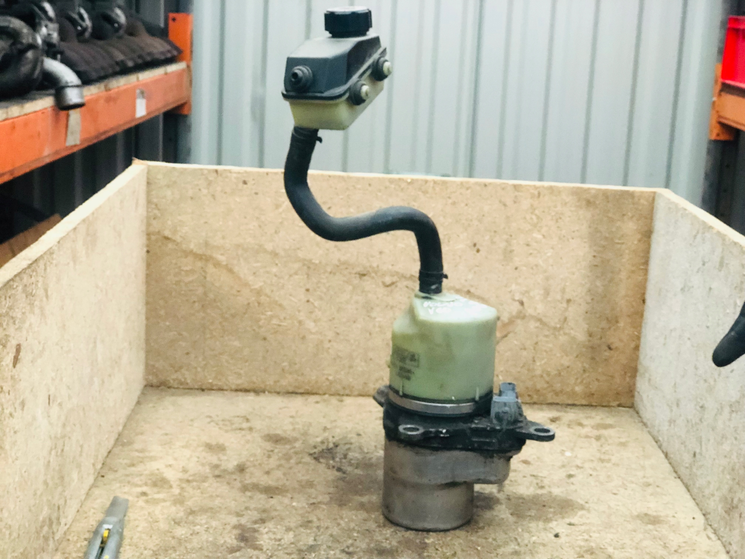 VOLVO V60 S60 POMPA WSPOMAGANIA Producent części FoMoCo