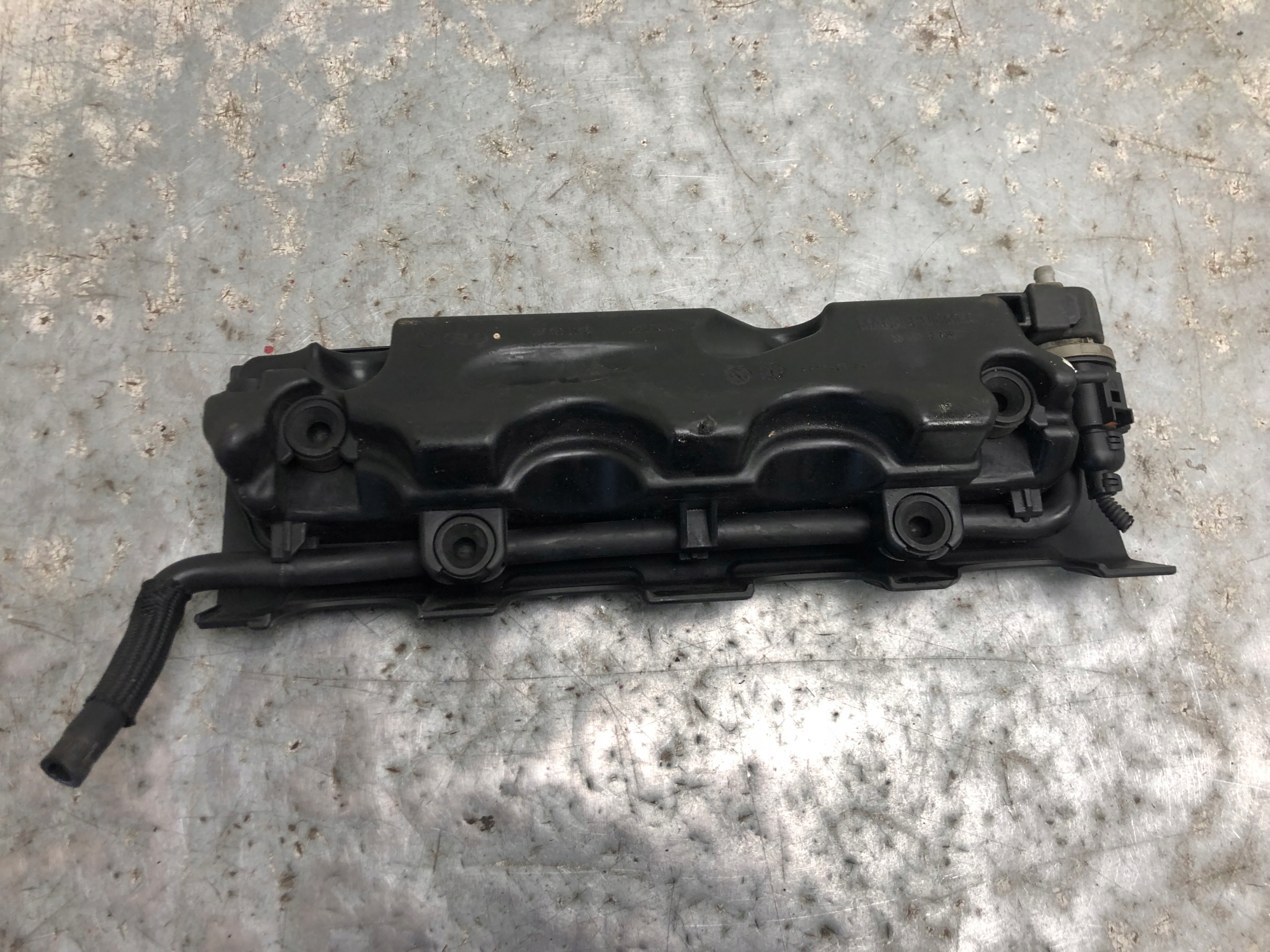 ODMA cover header pipe BLX 2.0 FSI VW GOLF V 06F129208C