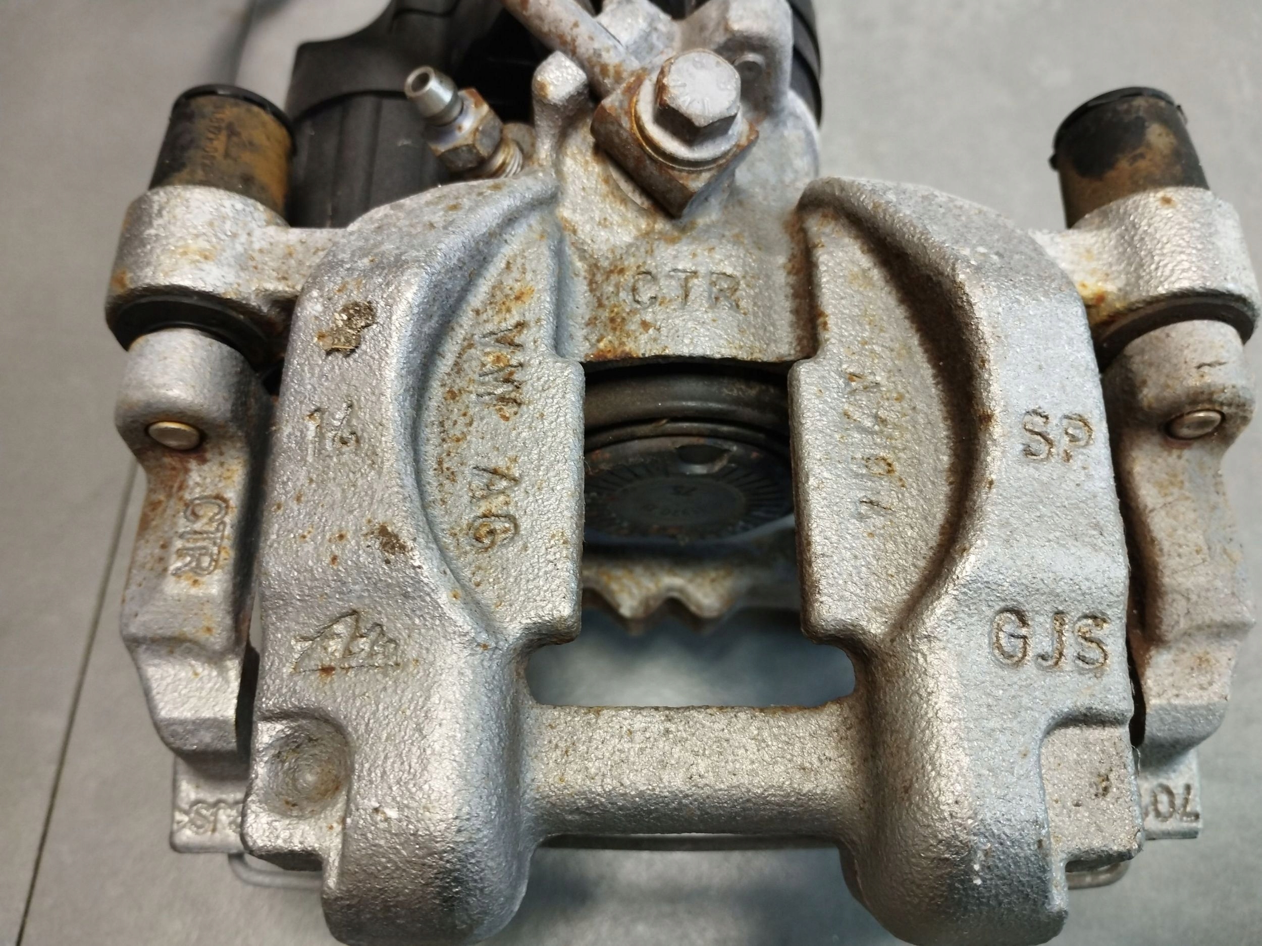 Audi Q3 F3 83A caliper right rear part 3Q0615406AA